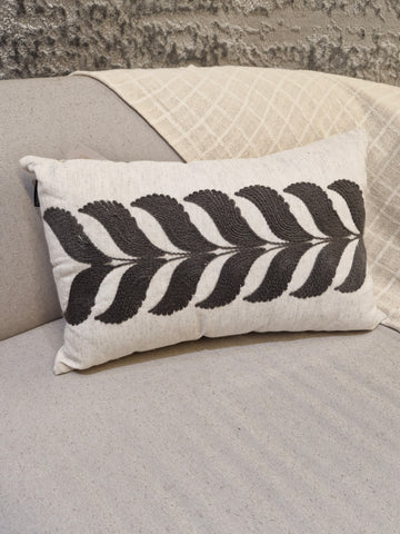 Almofada Linho Cru Bordado Chumbo 35cmX58cm