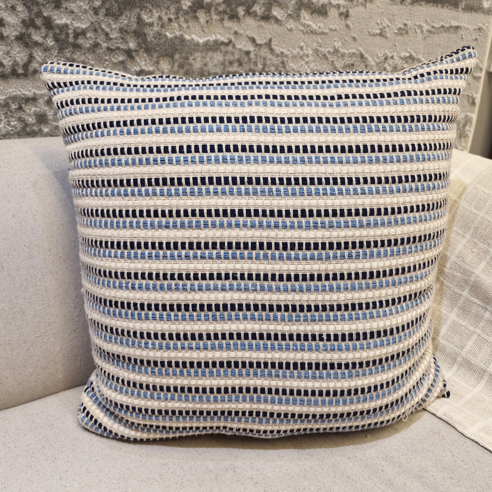 Almofada Aplique em  Azul 52cmX52cm
