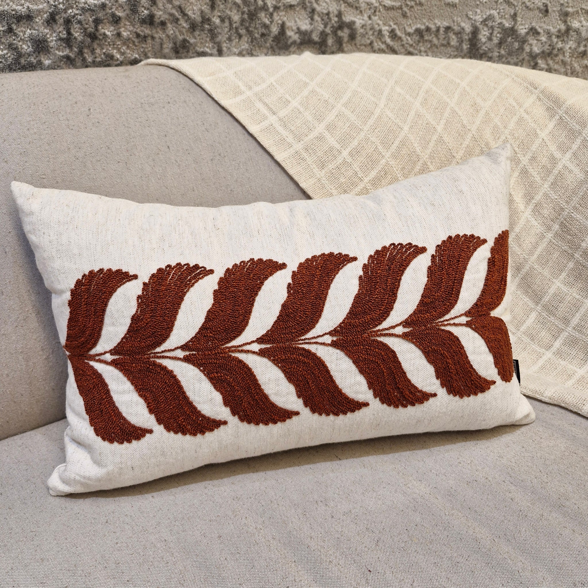 Almofada Linho Cru Bordado Terracota 35cmX58cm