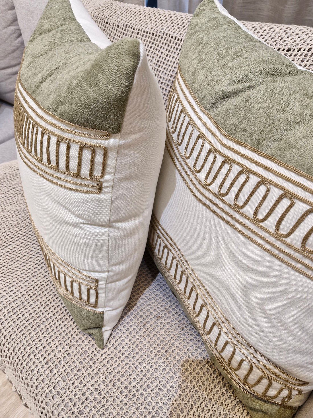 Almofada Decorativa Verde Bordada 55cmX55cm