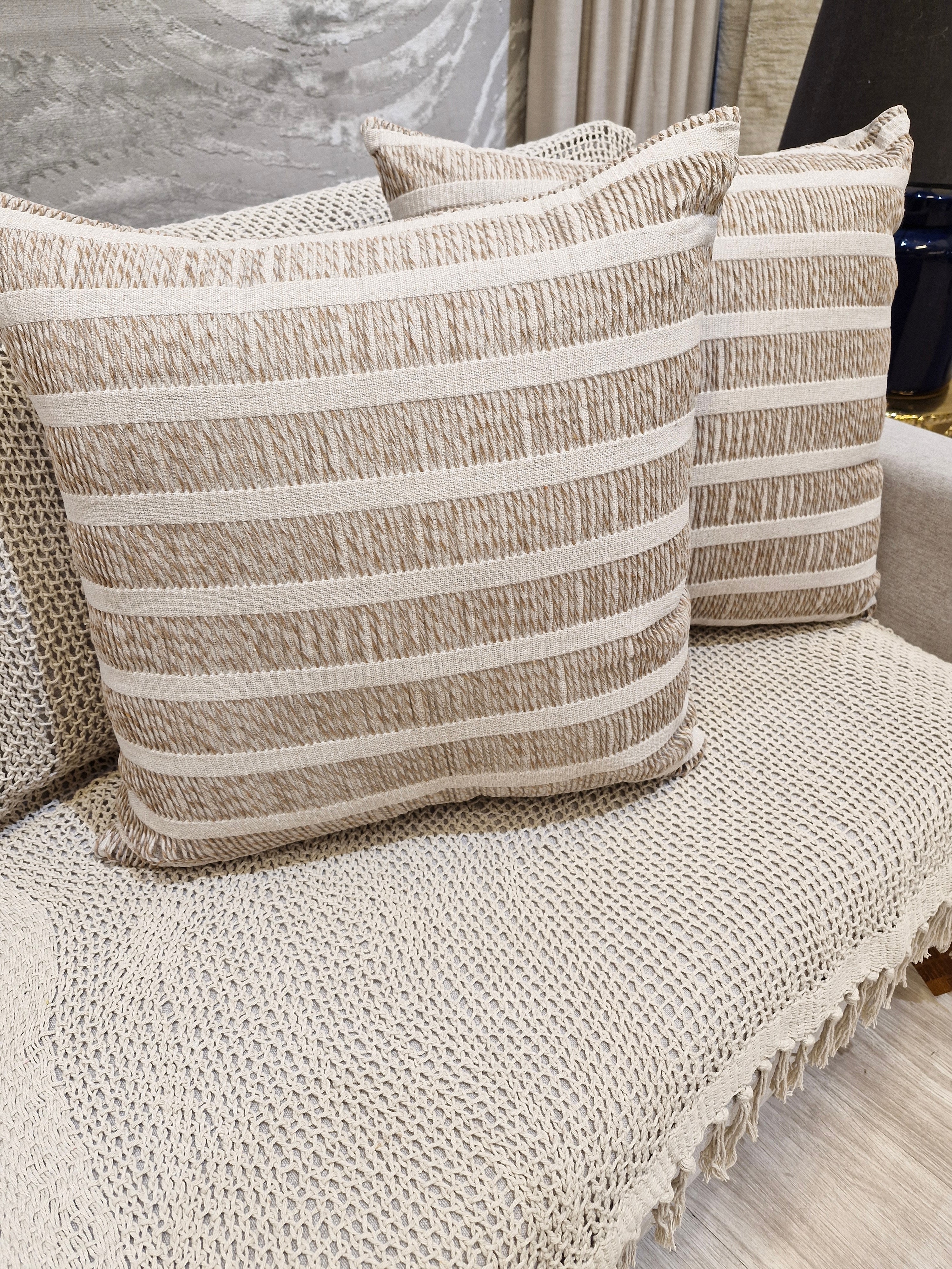 Almofada Detalhes Tramas Bege 55cmX55cm