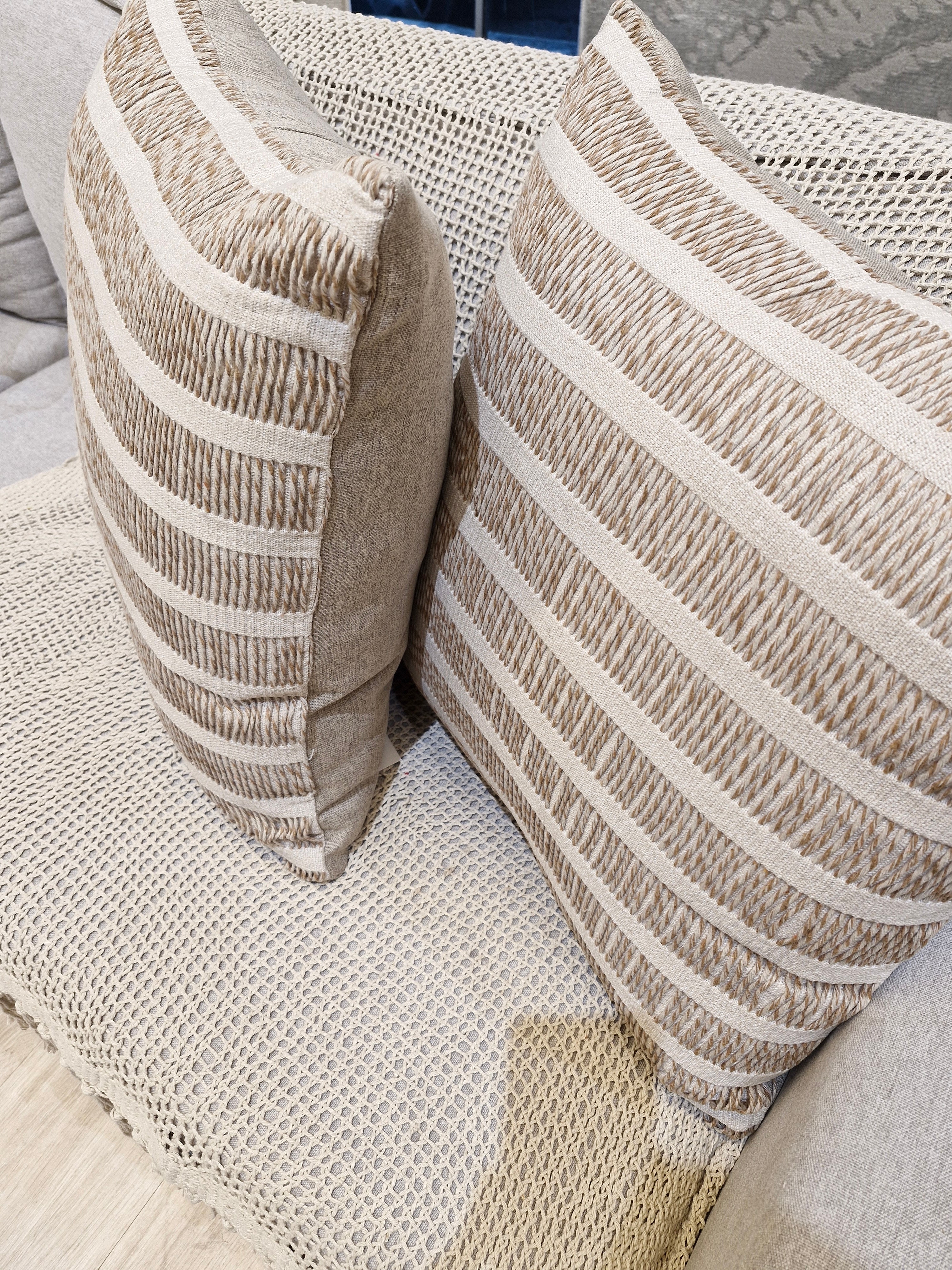 Almofada Detalhes Tramas Bege 55cmX55cm