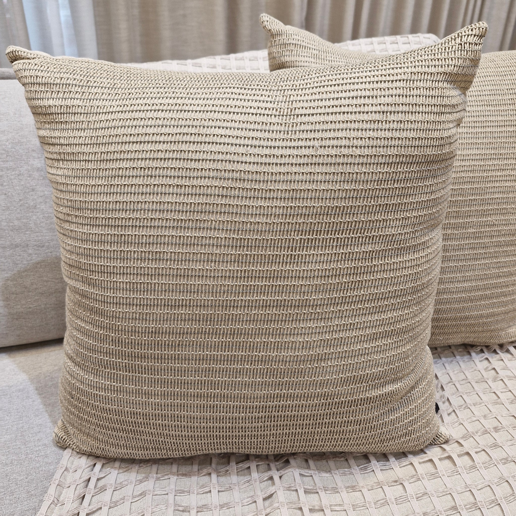 Almofada Aplicação Crochê 52cmX52cm