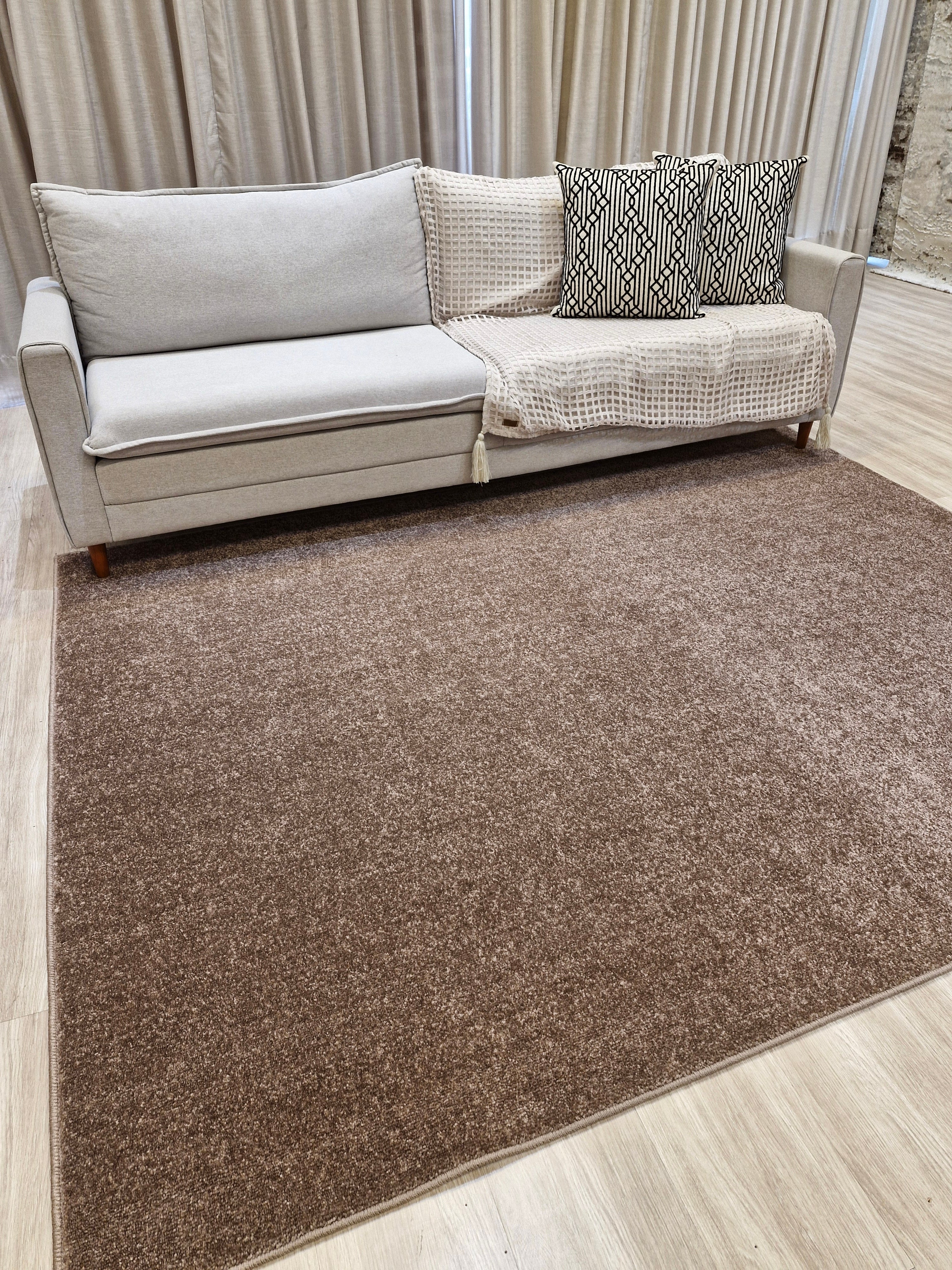 Tapete Comfort Liso Taupe ||  Black November