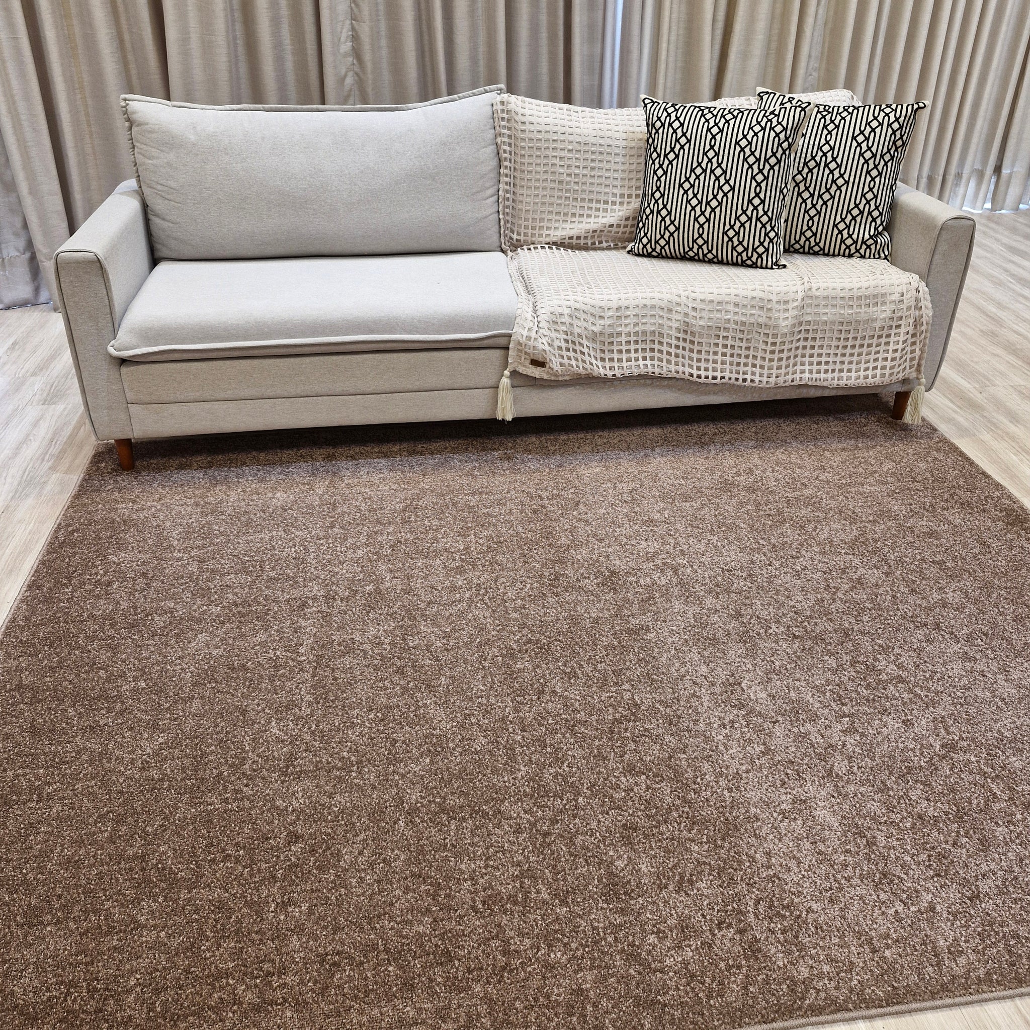 Tapete Comfort Liso Taupe ||  Black November