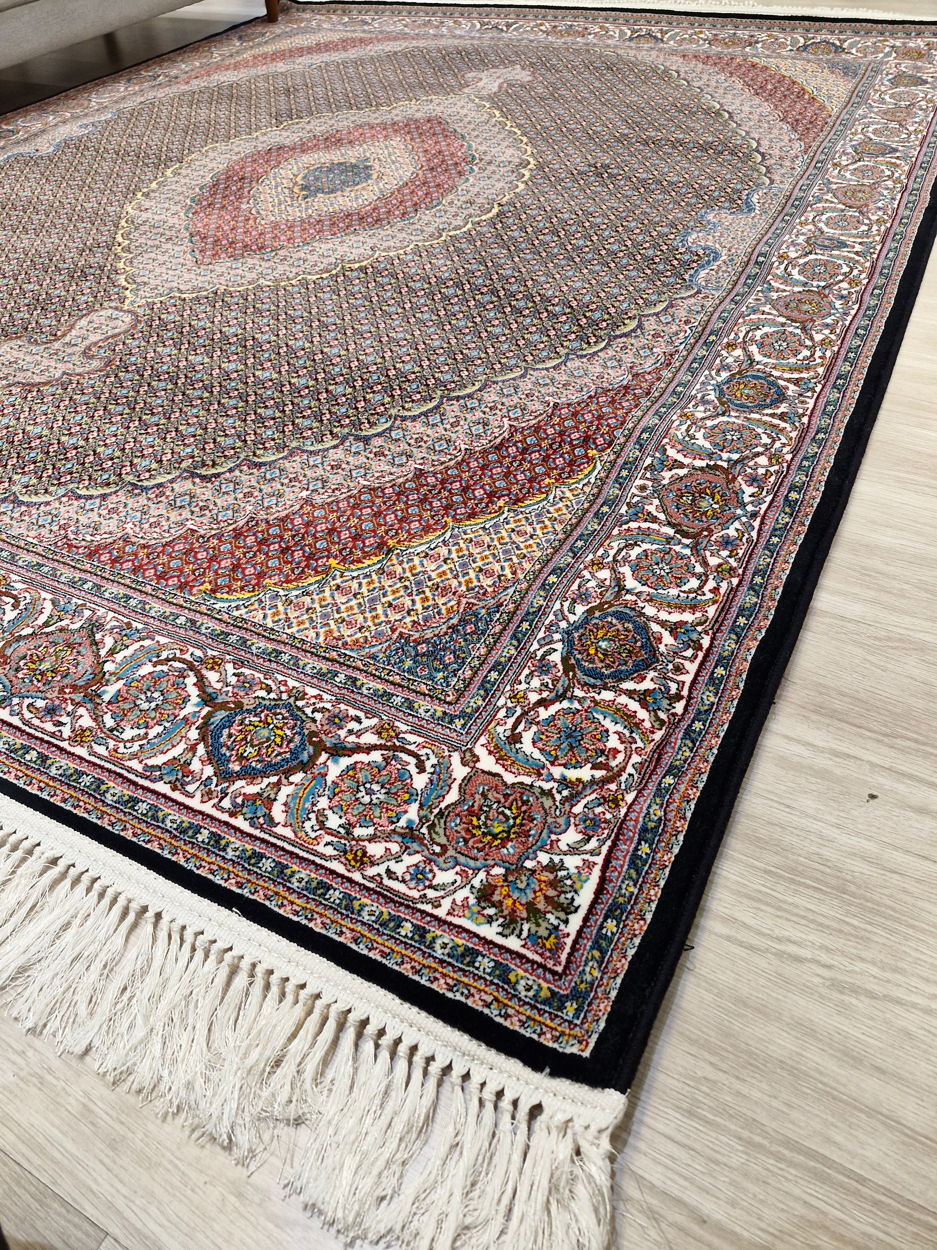 Tapete Autêntico Iraniano Desenhado Preto || Coleção Irã