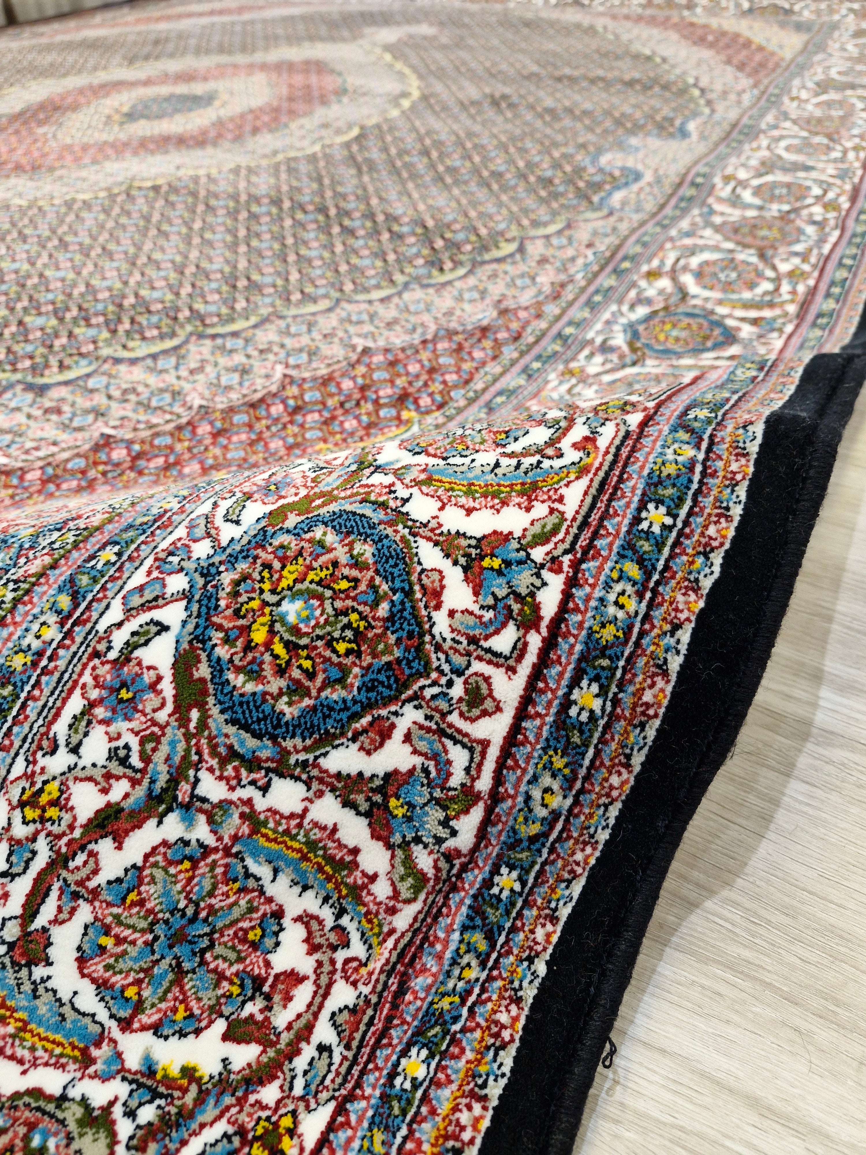 Tapete Autêntico Iraniano Desenhado Preto || Coleção Irã