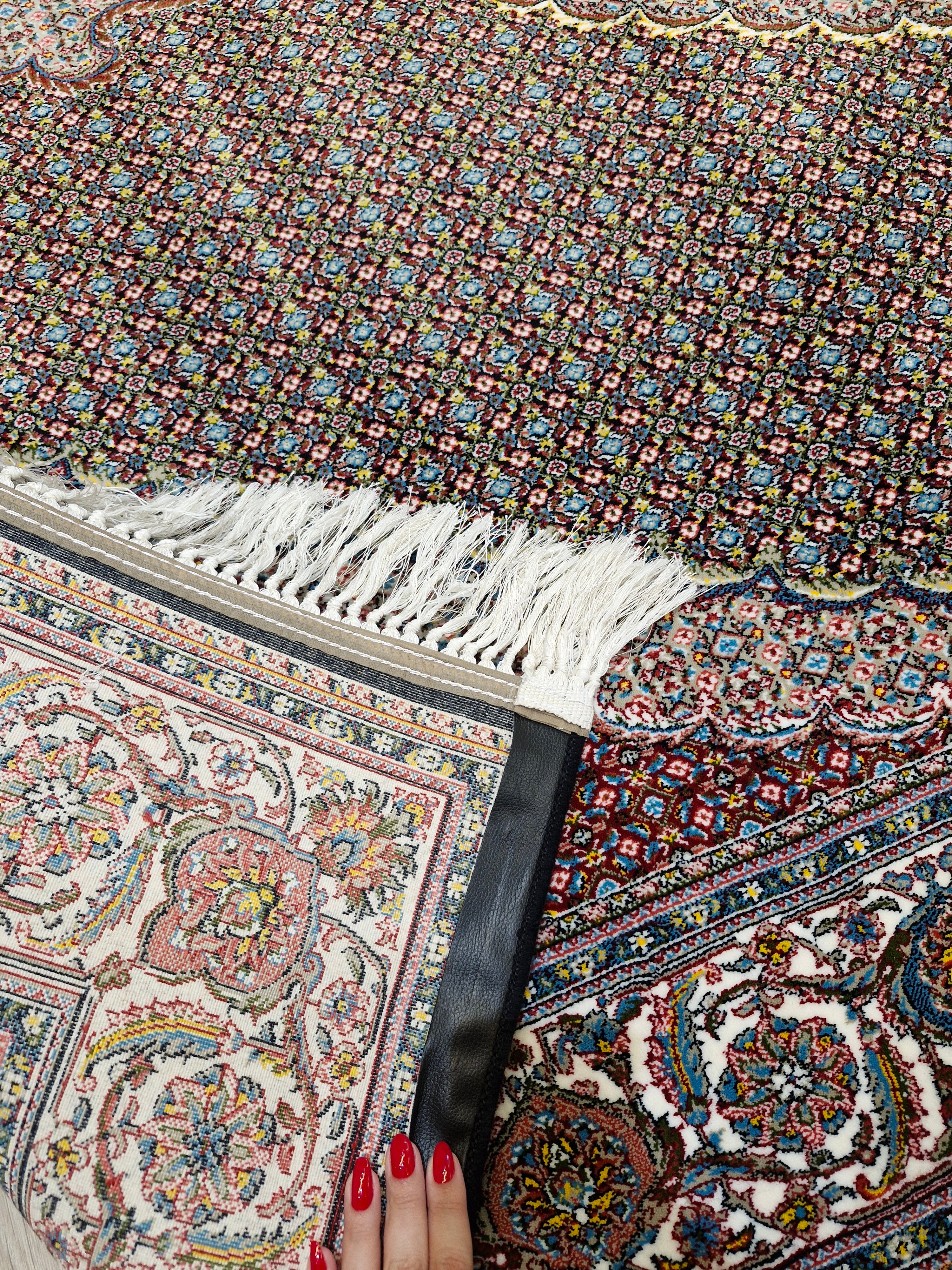 Tapete Autêntico Iraniano Desenhado Preto || Coleção Irã