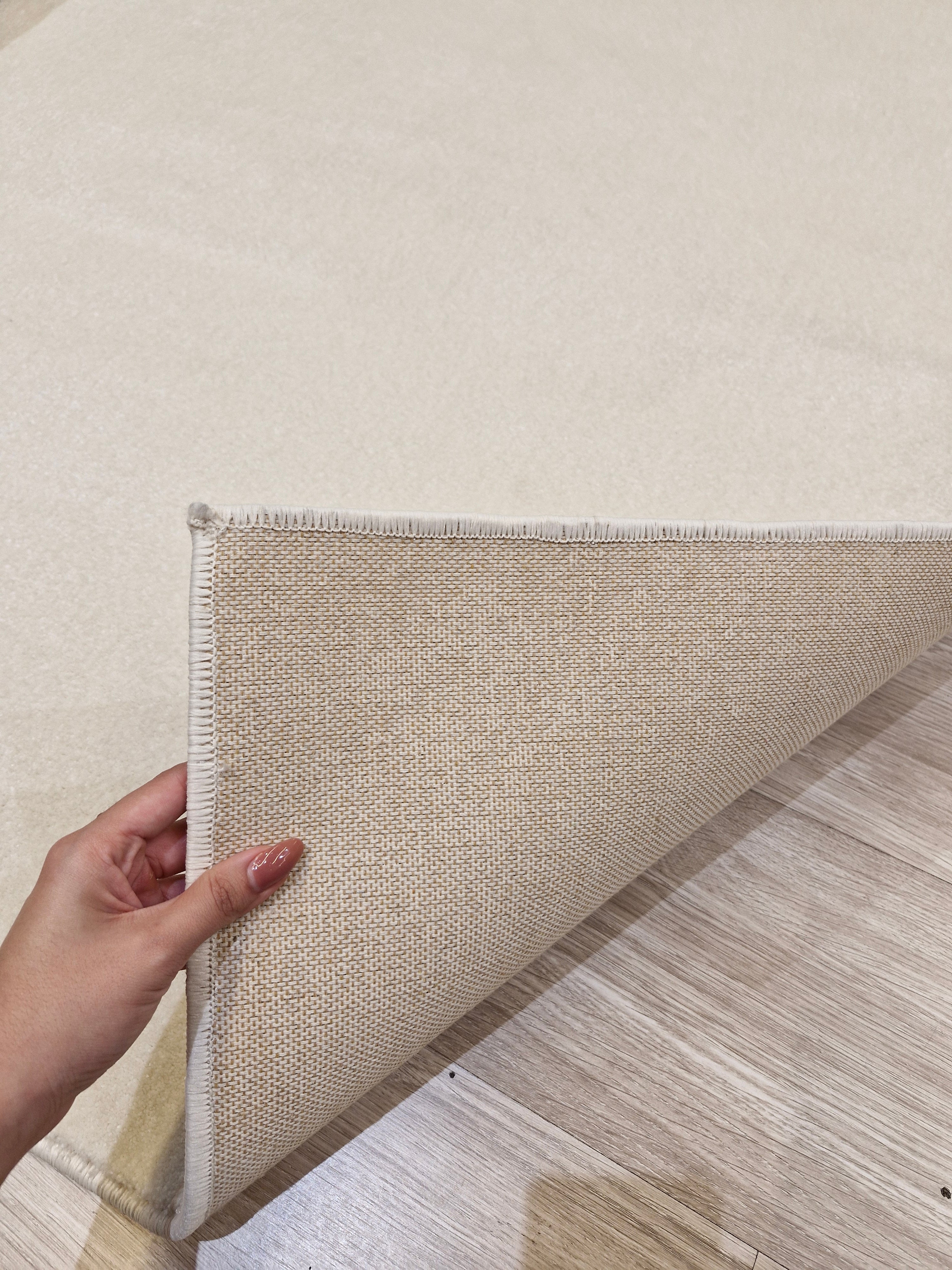 Tapete Off White Impermeável 145x223 | Peça Única