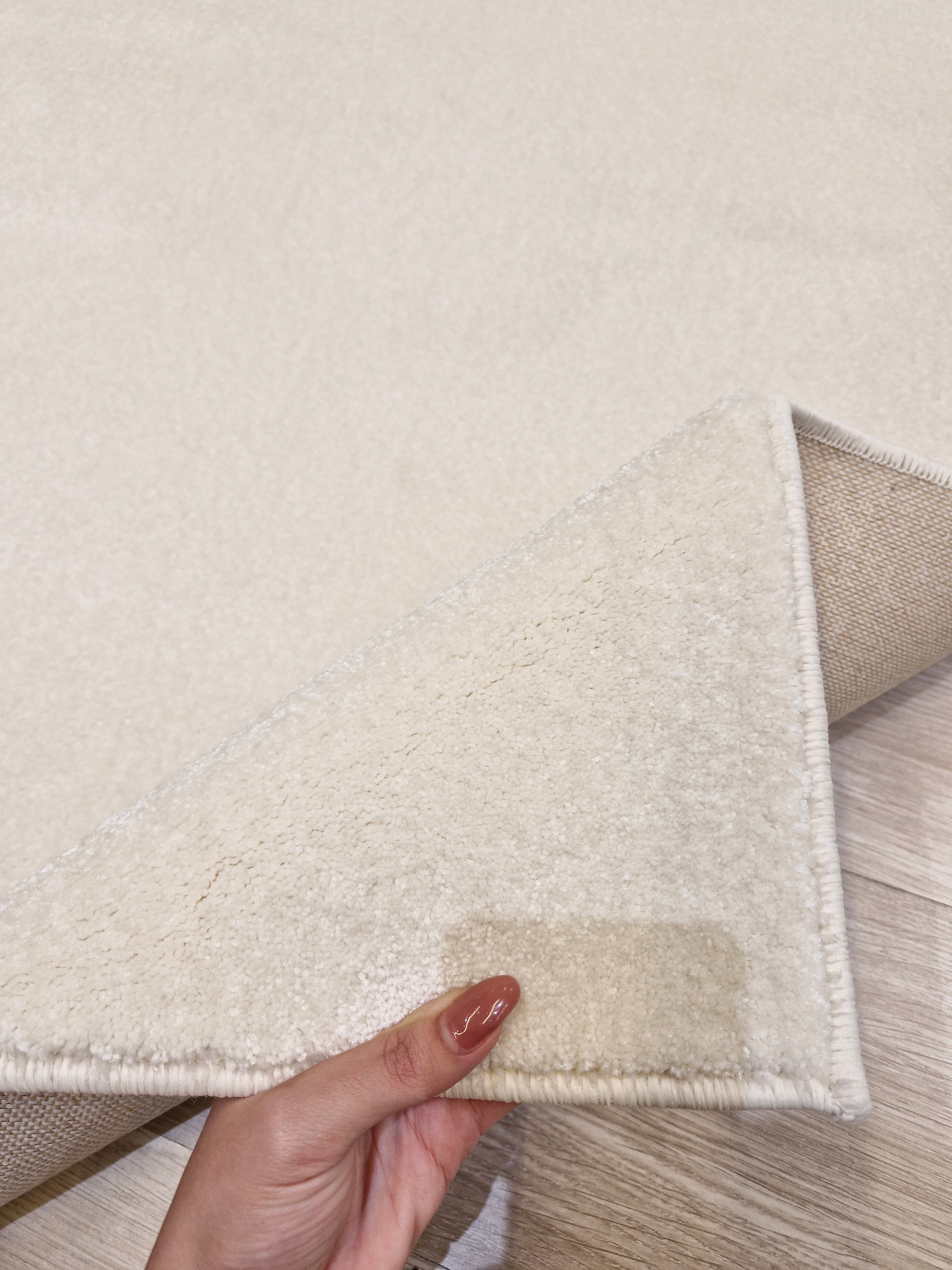 Tapete Off White Impermeável 145x223 | Peça Única