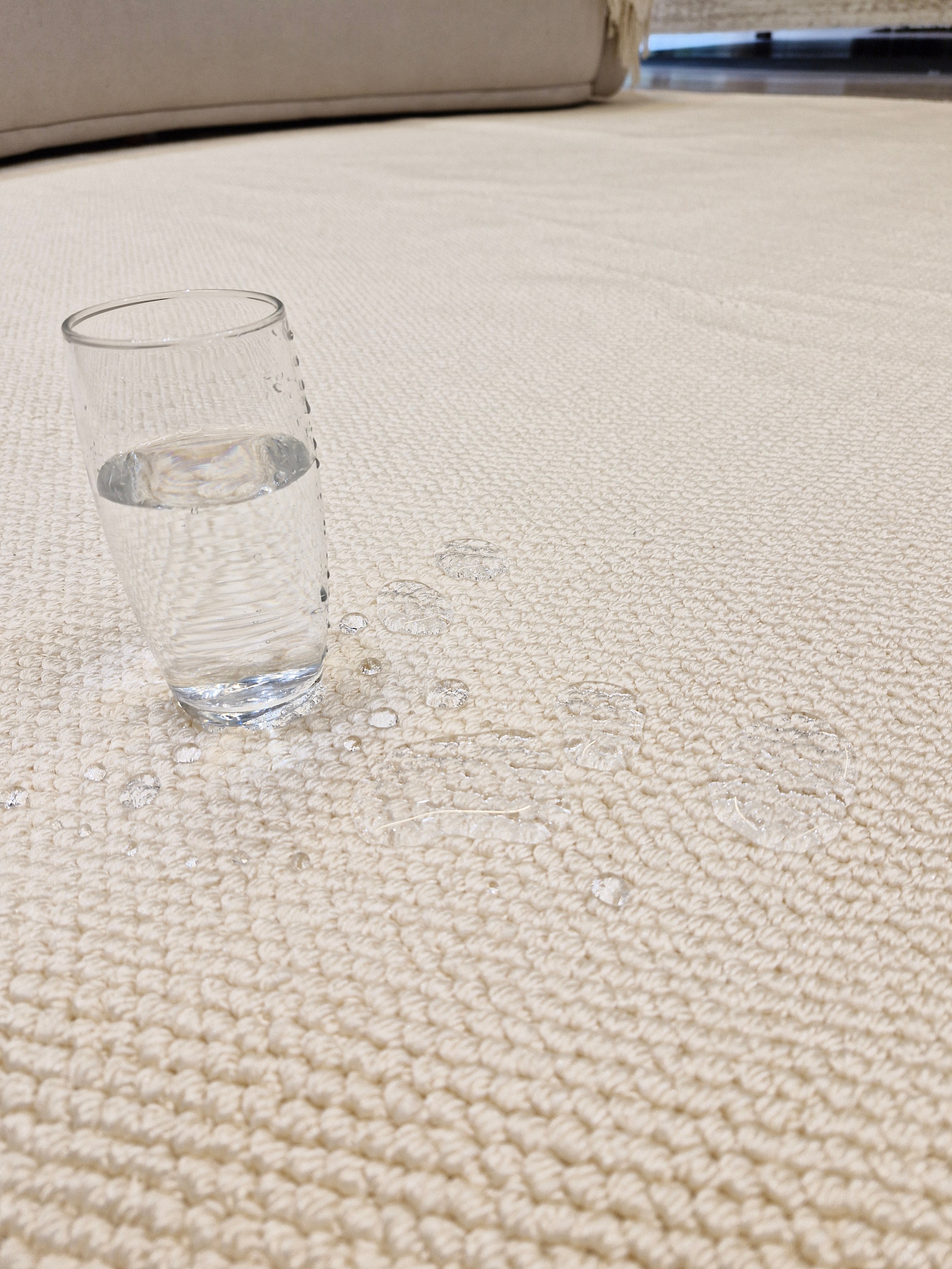 Tapete Impermeável Trama cor Champagne AquaB22 | Tapete Sob Medida
