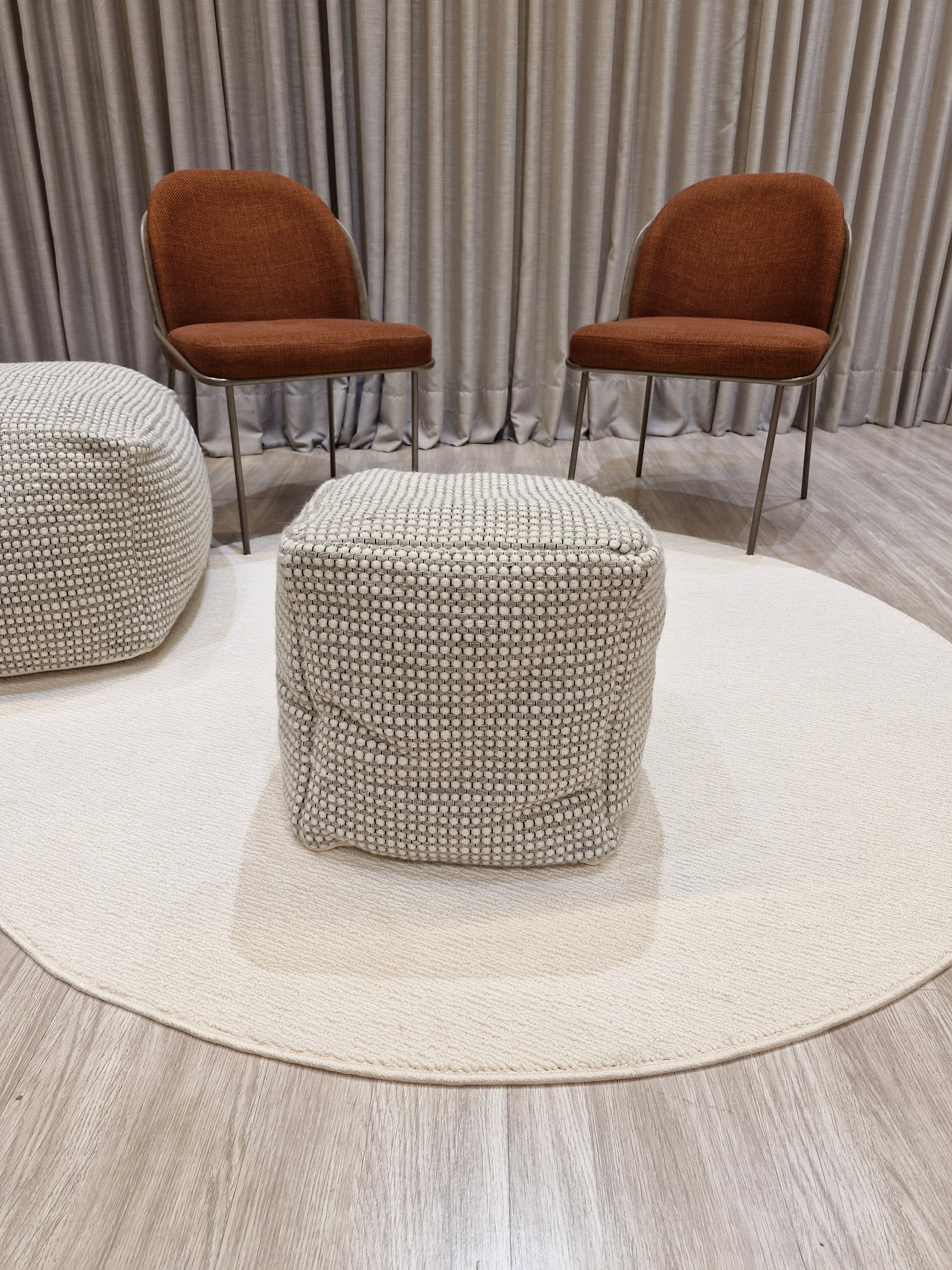 Puff Decorativo 40x40x40 Pequeno Grey | Assento Decorativo