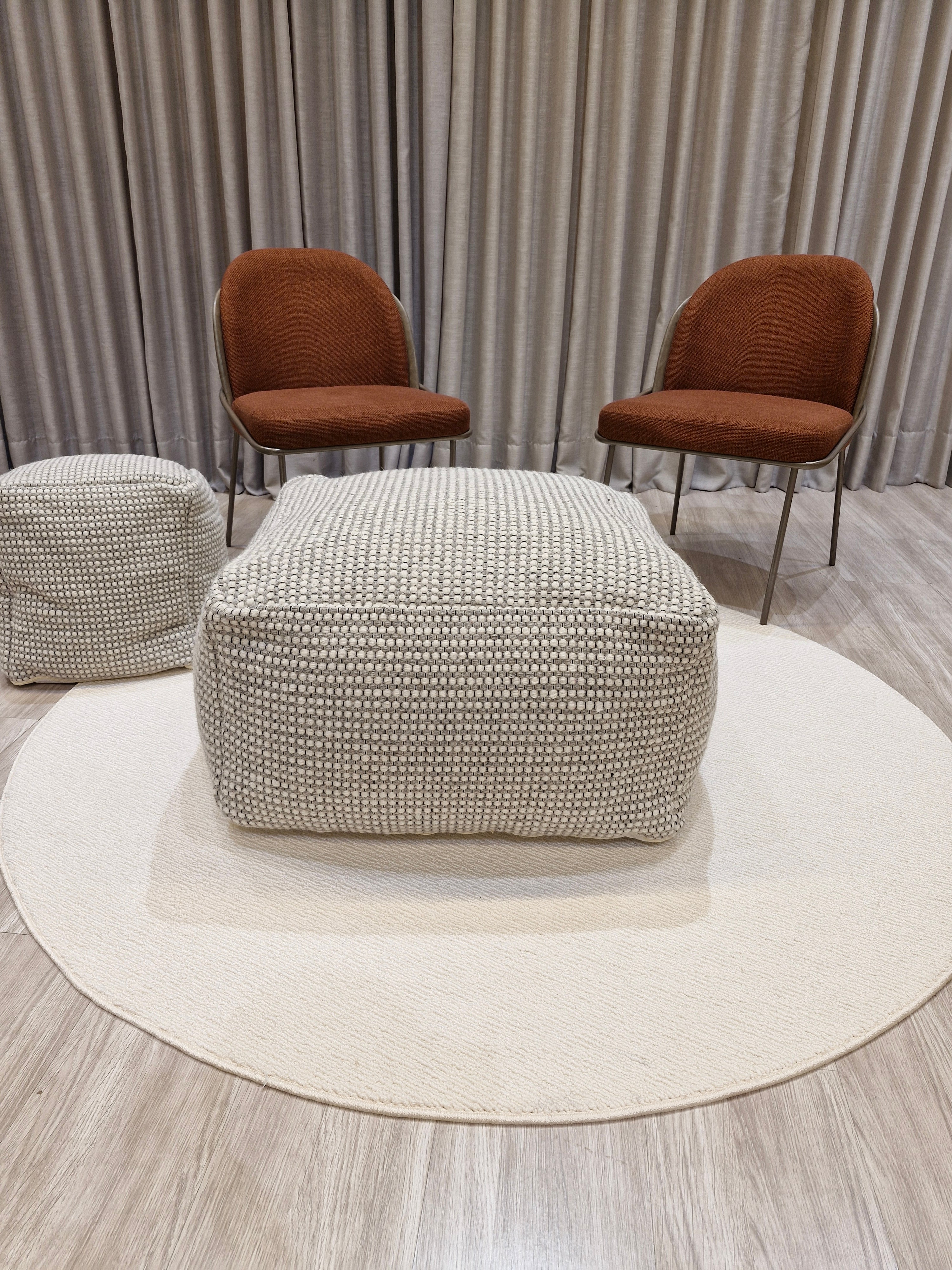 Puff Decorativo 70x70x40 Grande Grey | Assento Decorativo