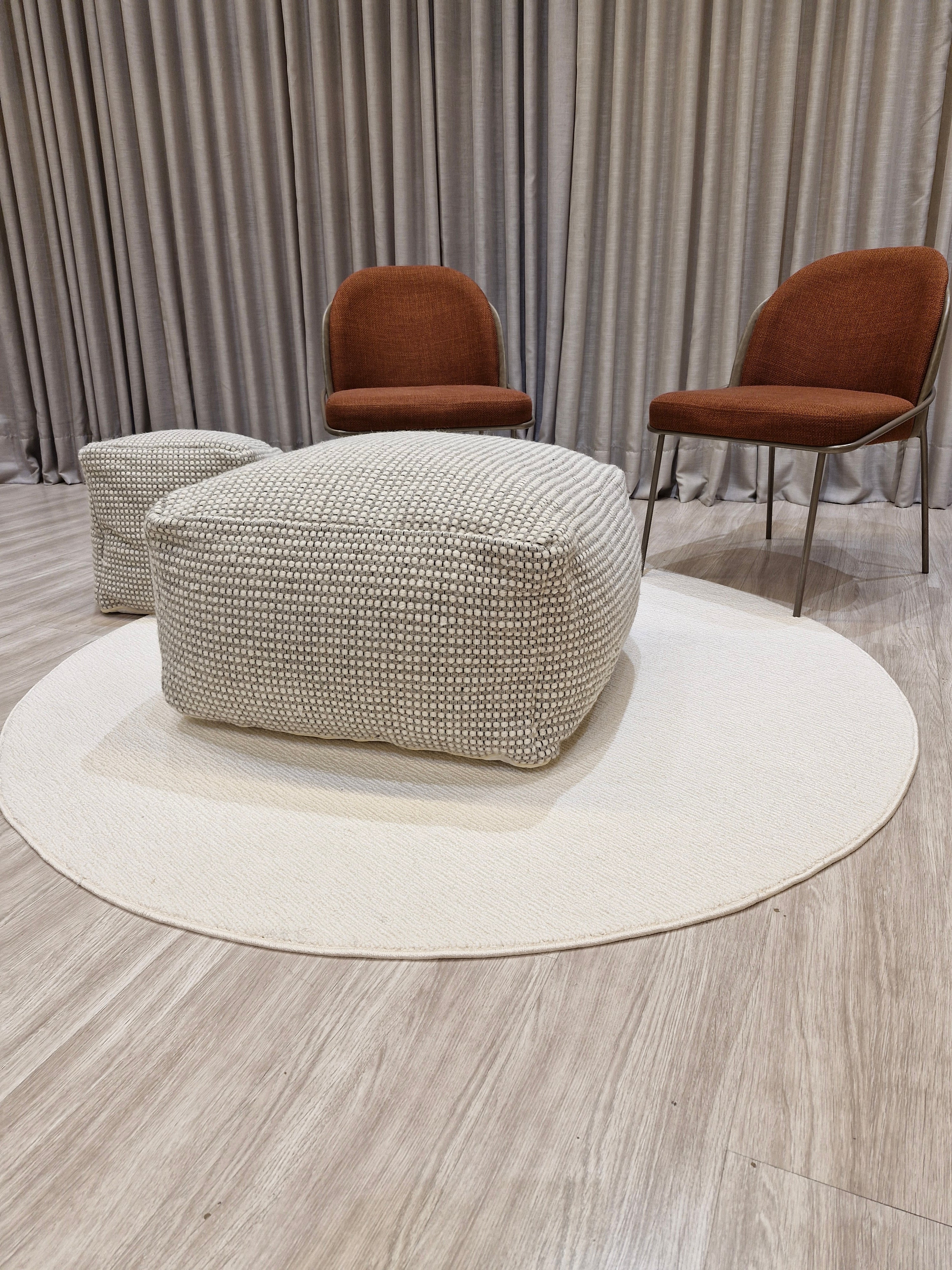 Puff Decorativo 70x70x40 Grande Grey | Assento Decorativo