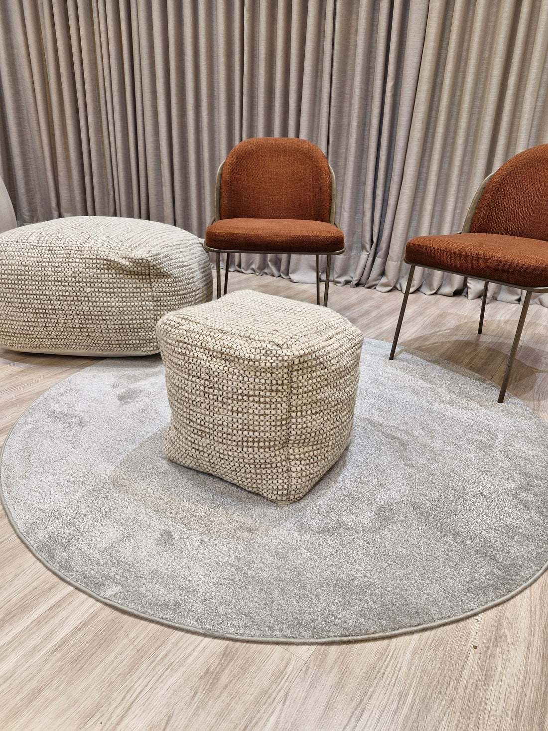 Puff Decorativo 40x40x40 Pequeno Ivory | Assento Decorativo