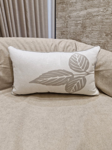 Almofada Pequena Chenille Bege Claro Decorativa Amora03 35cmX58cm