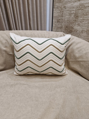 Almofada Pequena Linho com Aplicações Desenhados 40cmX50cm