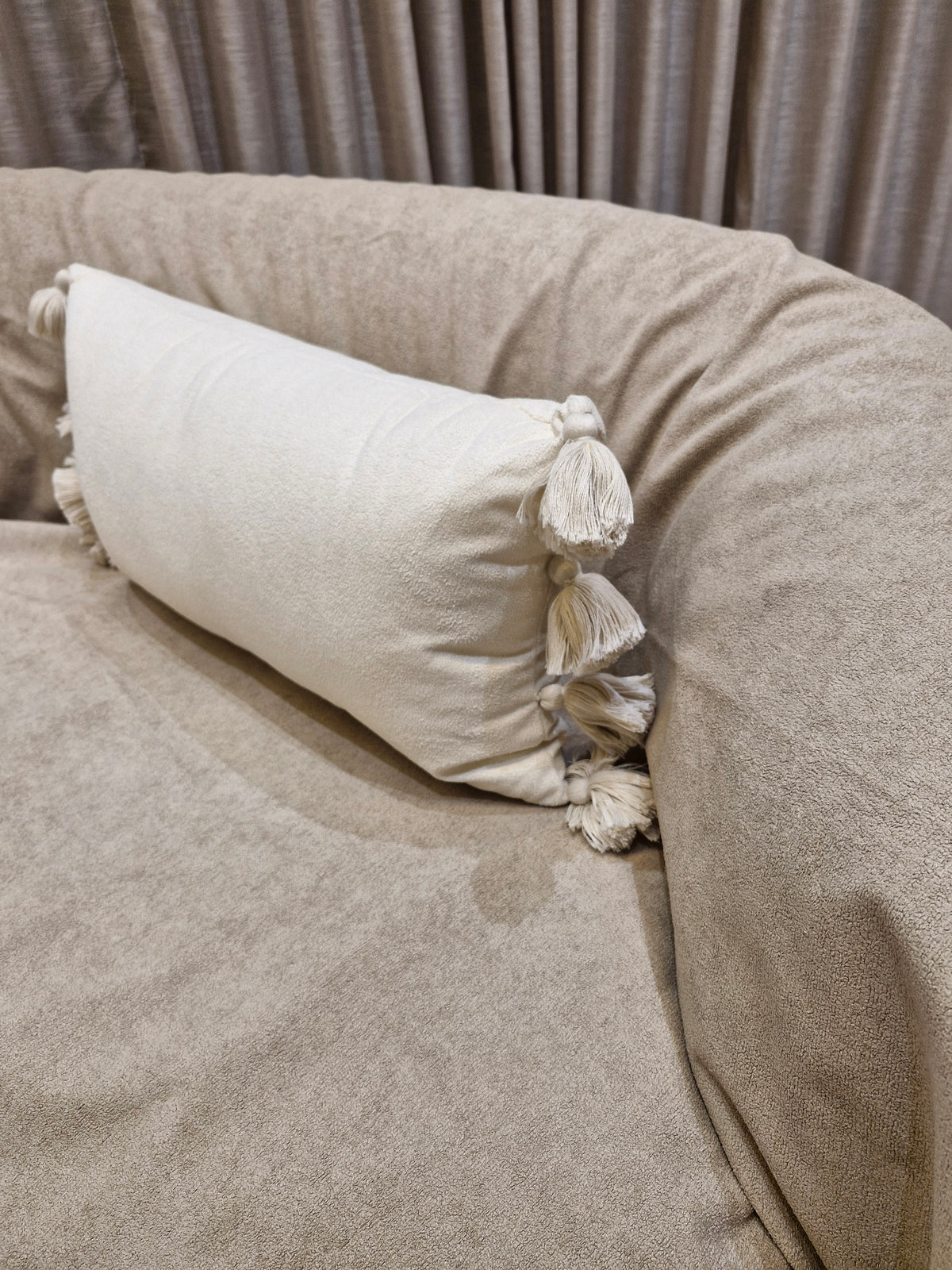 Almofada Pequena Linho com Detalhes nas Laterais 35cmX58cm
