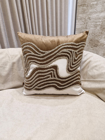 Almofada Decorativa Linhas em Veludo Ferrugem  55cmX55cm