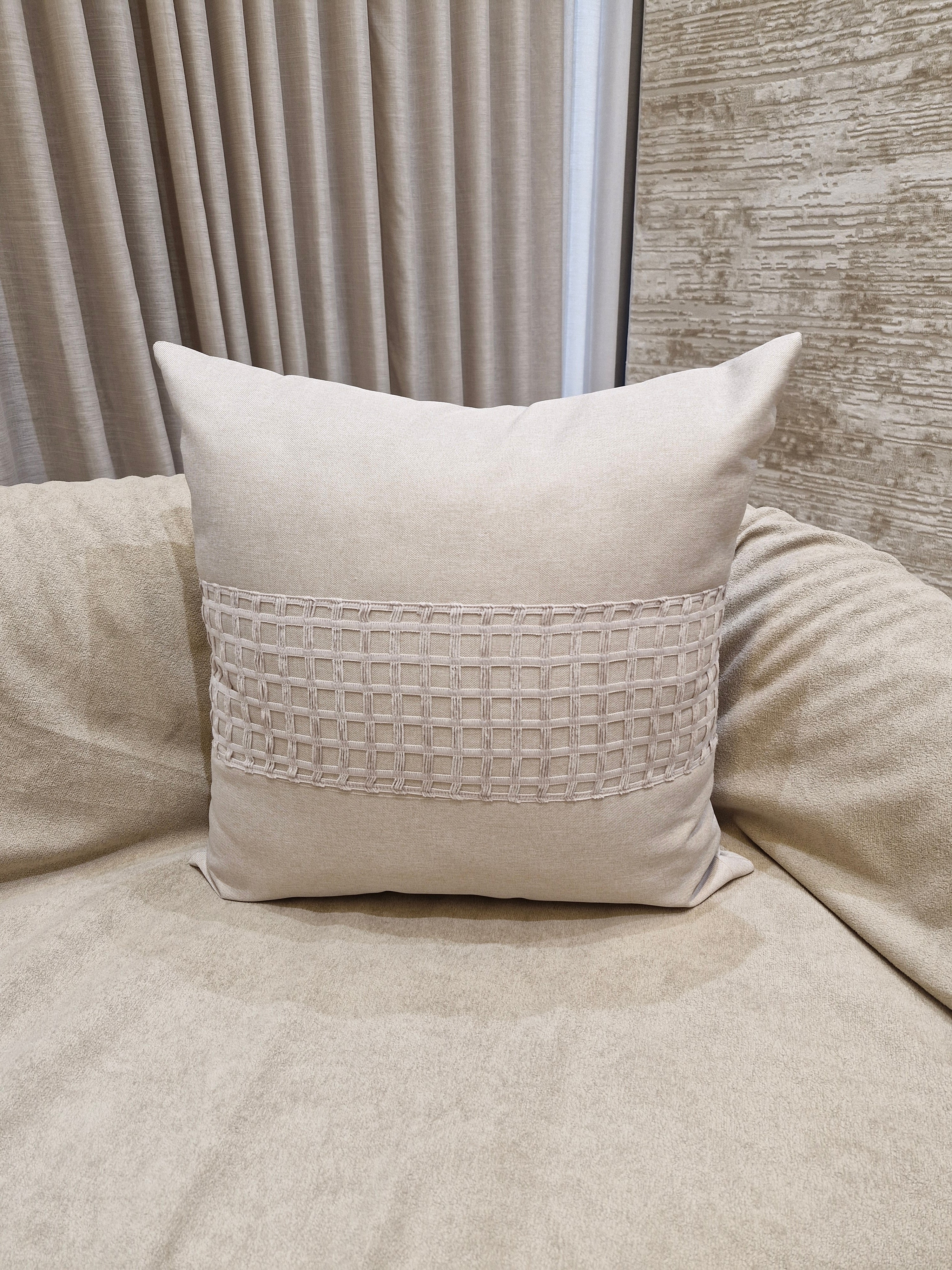 Almofada Decorativa em Tela Bege 55cmX55cm