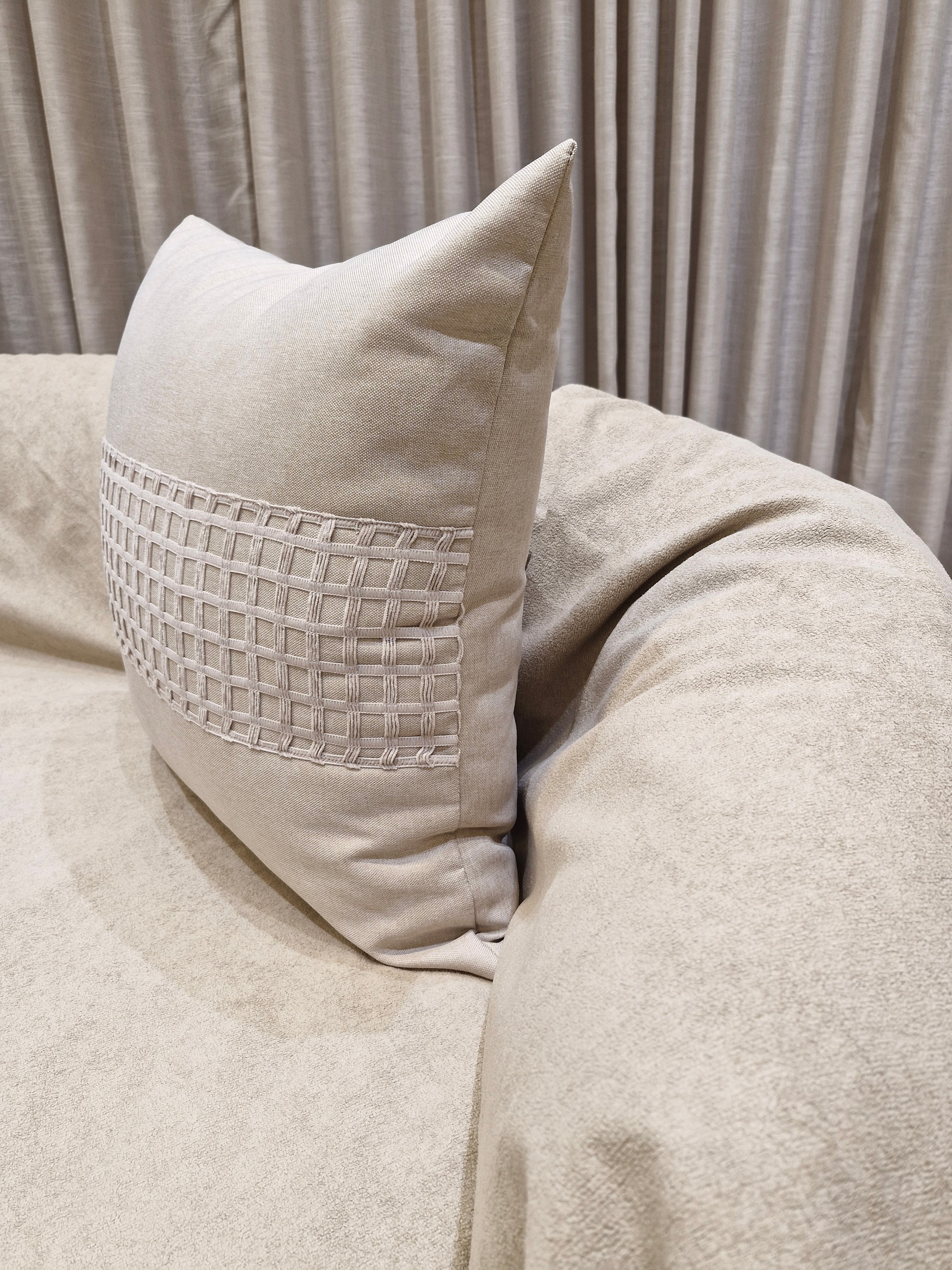 Almofada Decorativa em Tela Bege 55cmX55cm