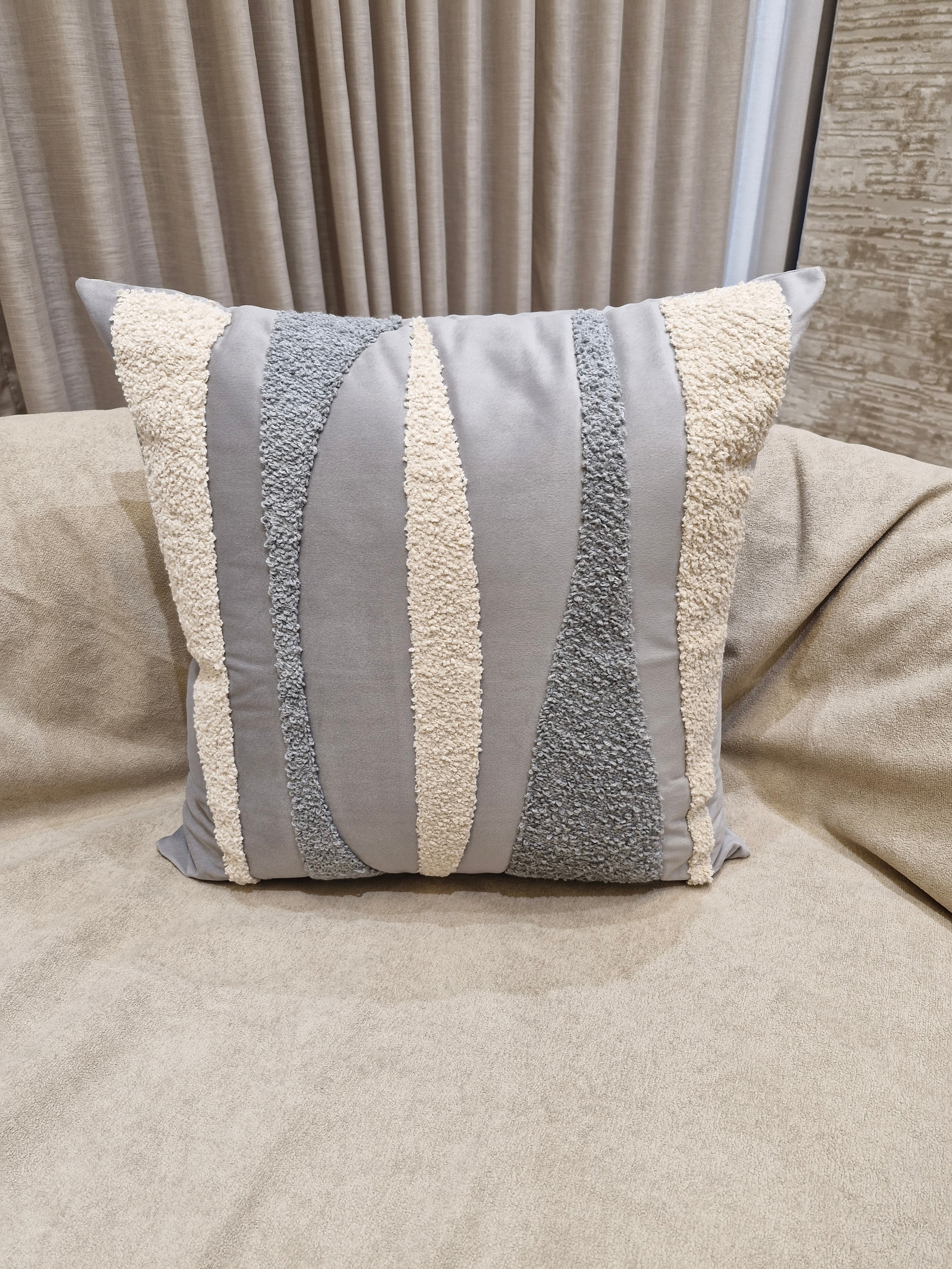 Almofada Decorativa Veludo Cinza Claro 55cmX55cm