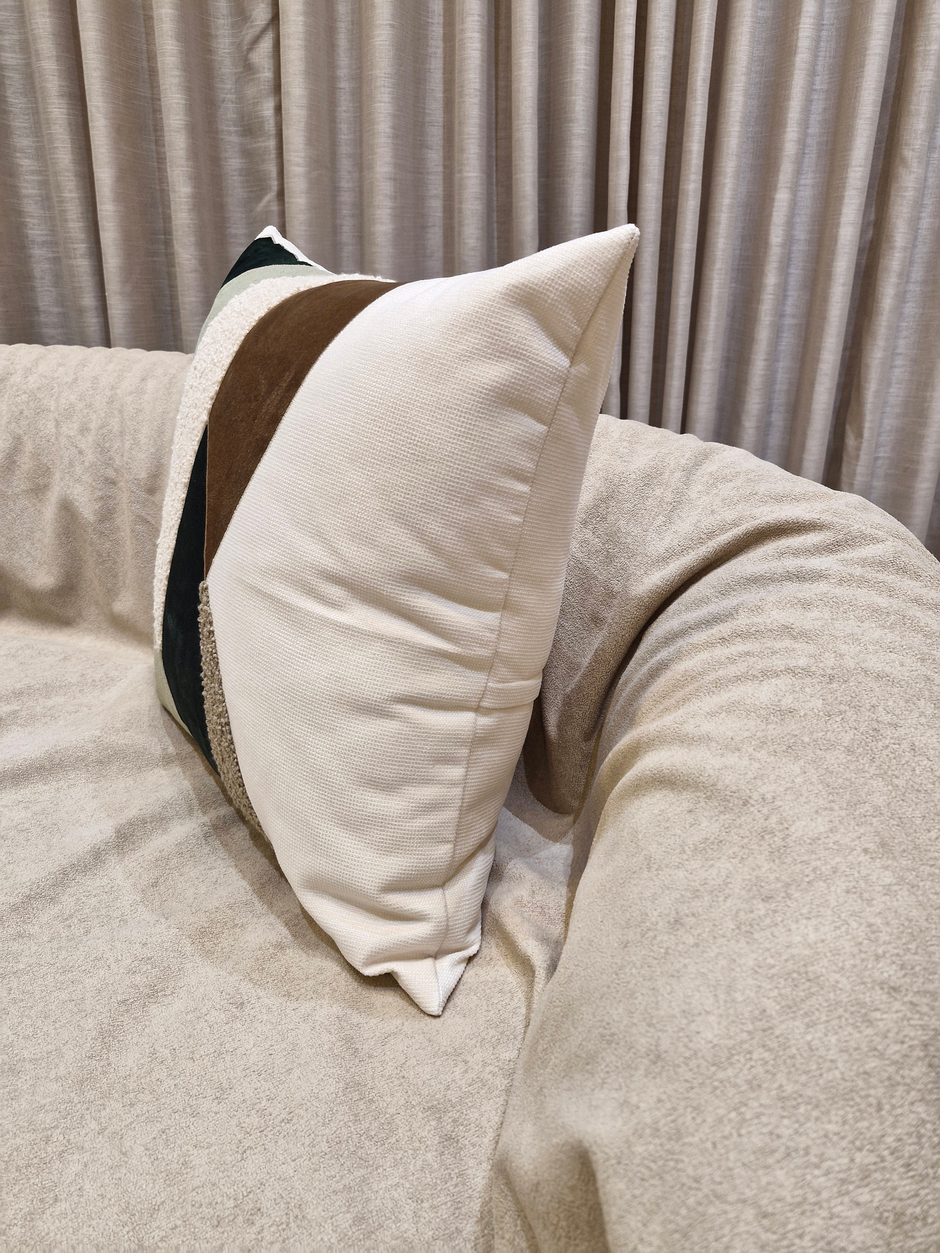 Almofada Decorativa com Detalhes Bordados Verde 55cmX55cm