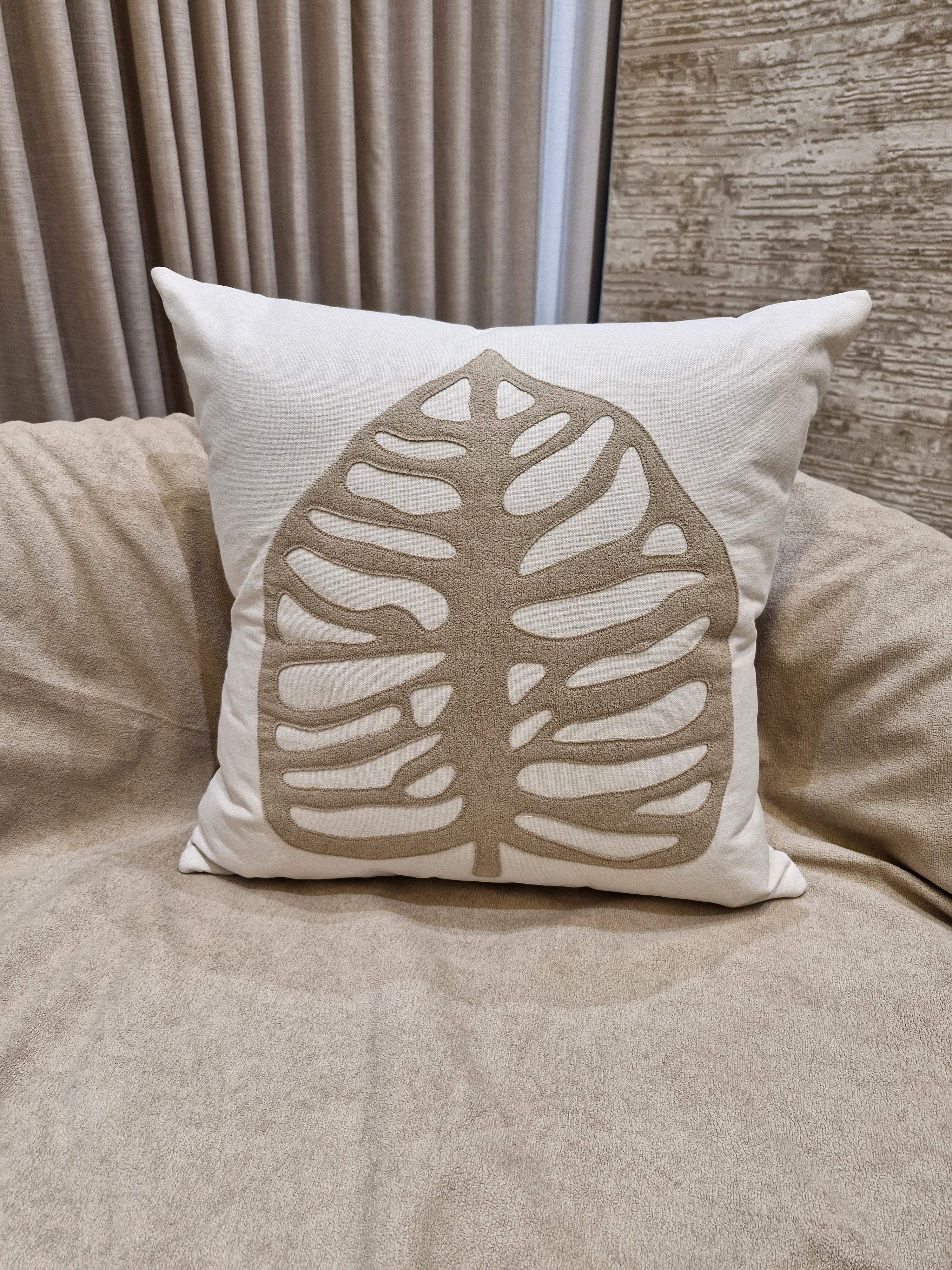 Almofada Decorativa com Detalhes Floral 55cmX55cm