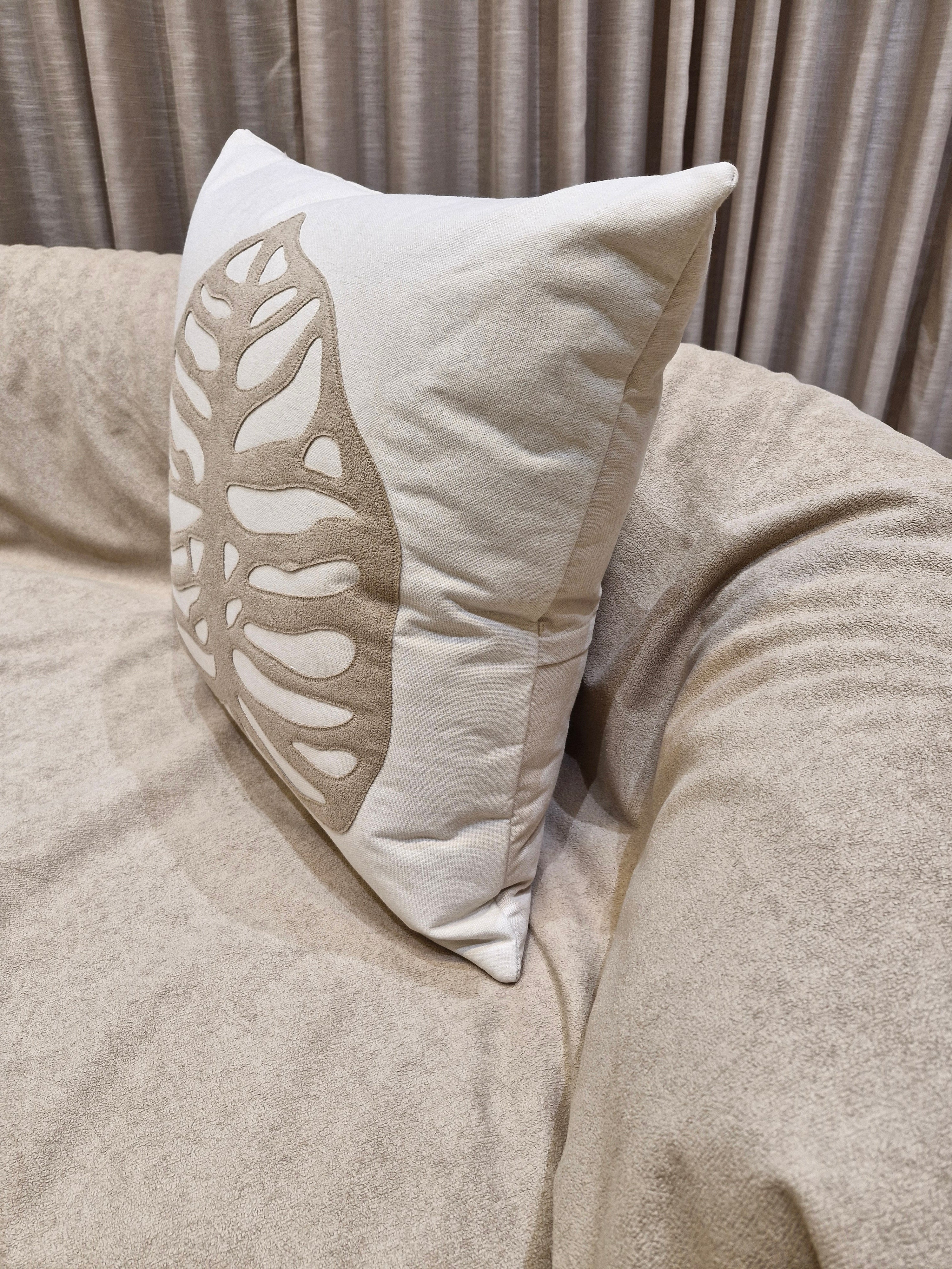 Almofada Decorativa com Detalhes Floral 55cmX55cm