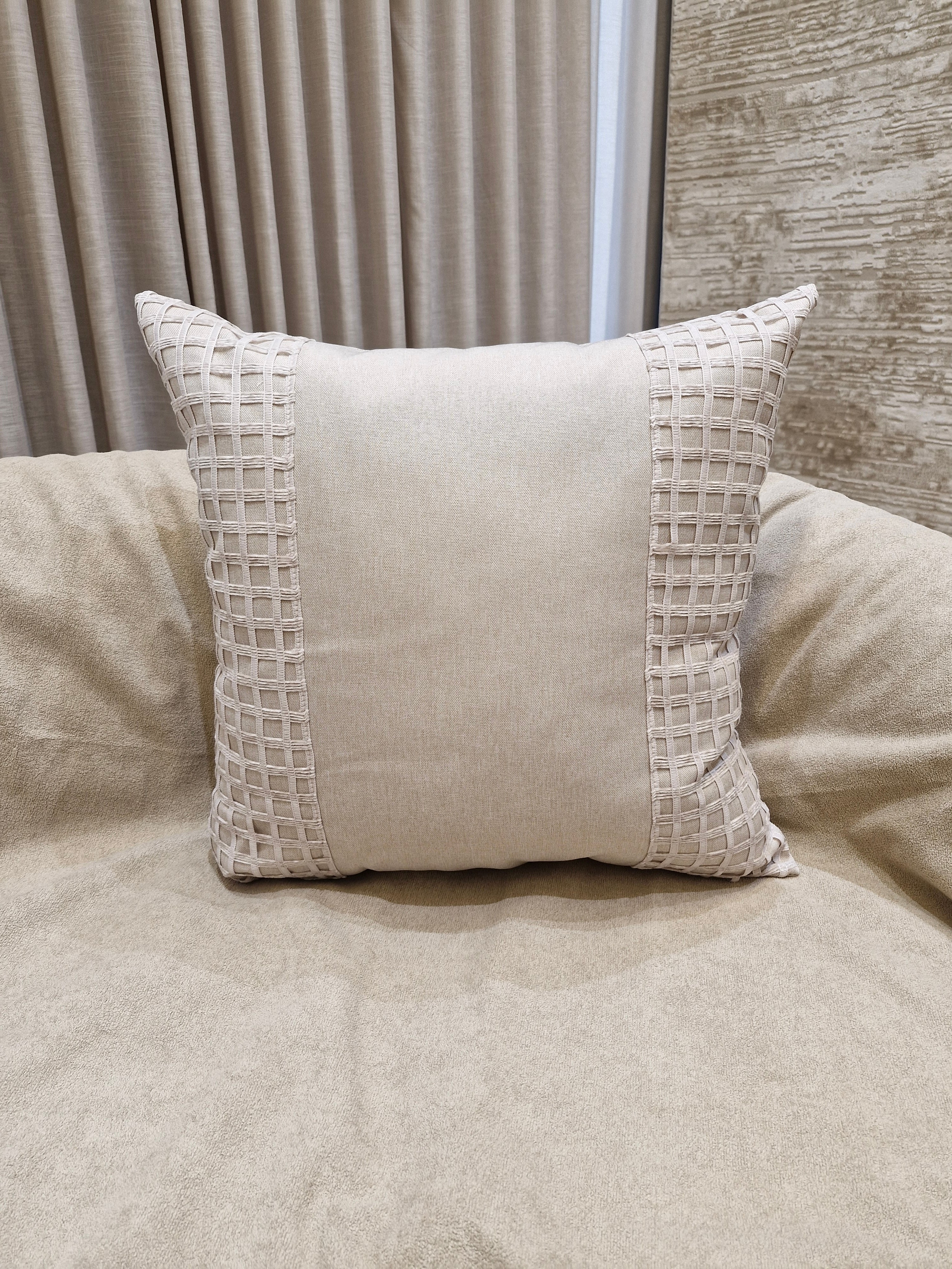 Almofada Decorativa em Tela Bege 55cmX55cm