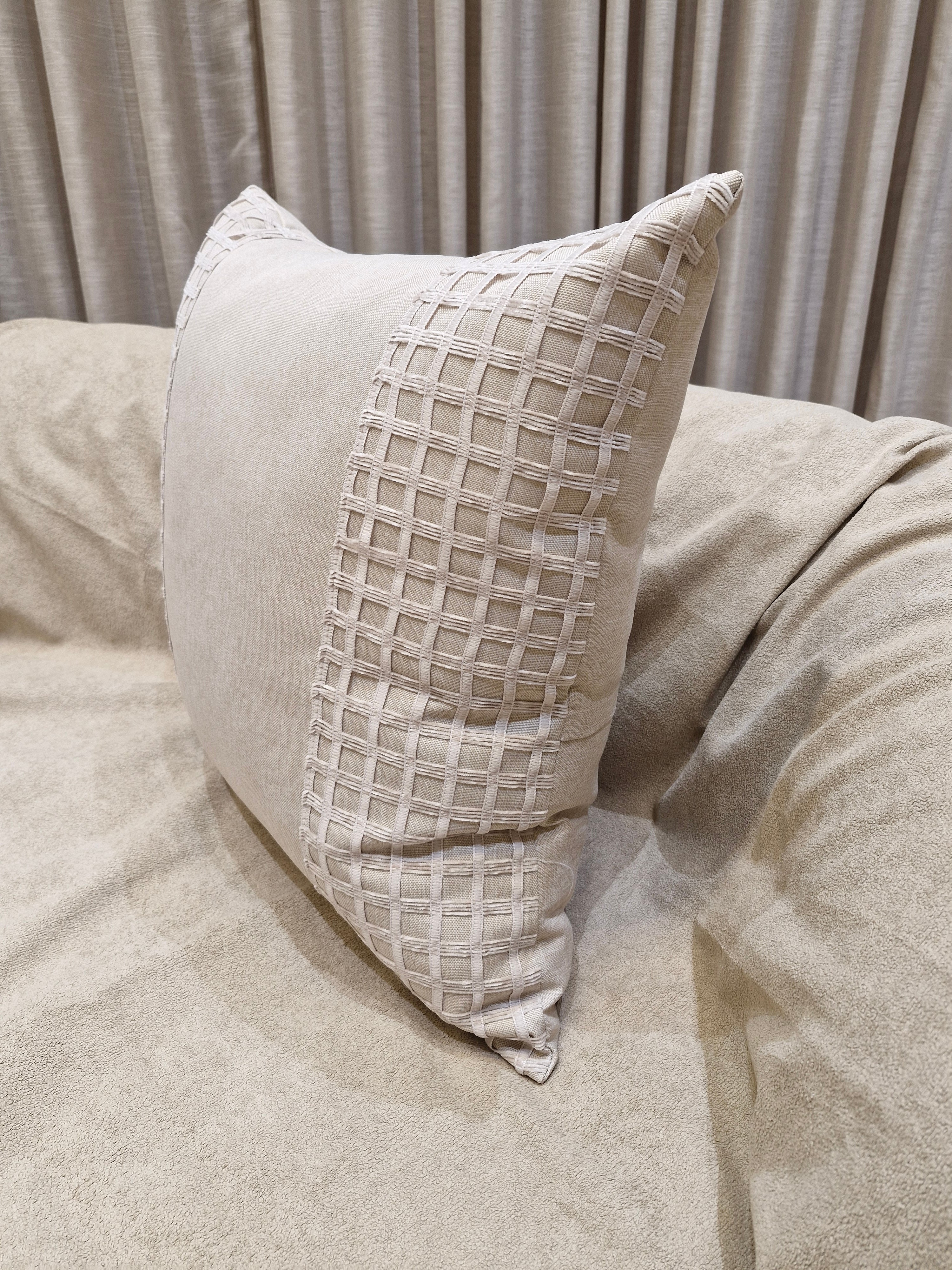 Almofada Decorativa em Tela Bege 55cmX55cm