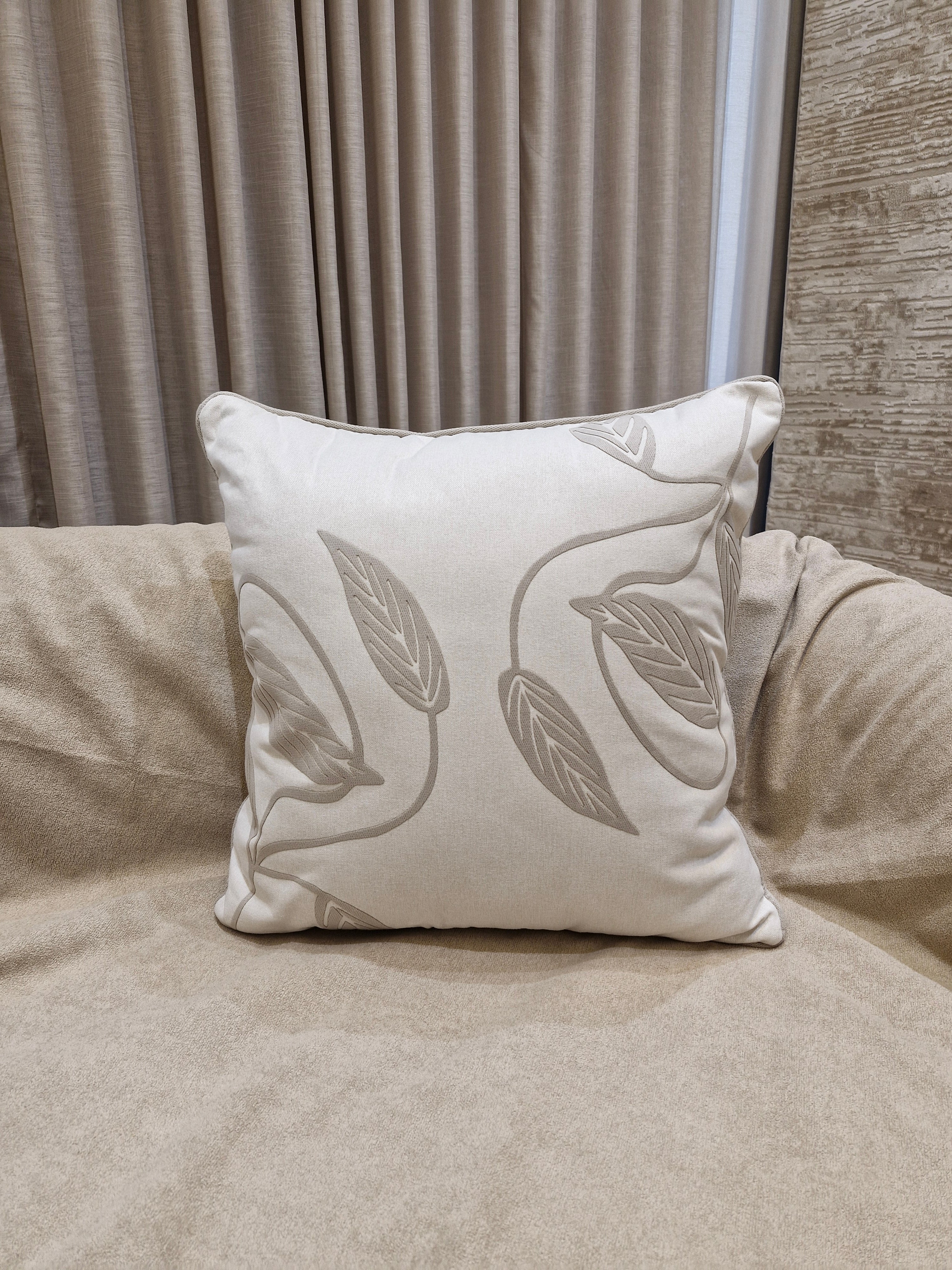 Almofada Decorativa Chenille Bege Claro 55cmX55cm
