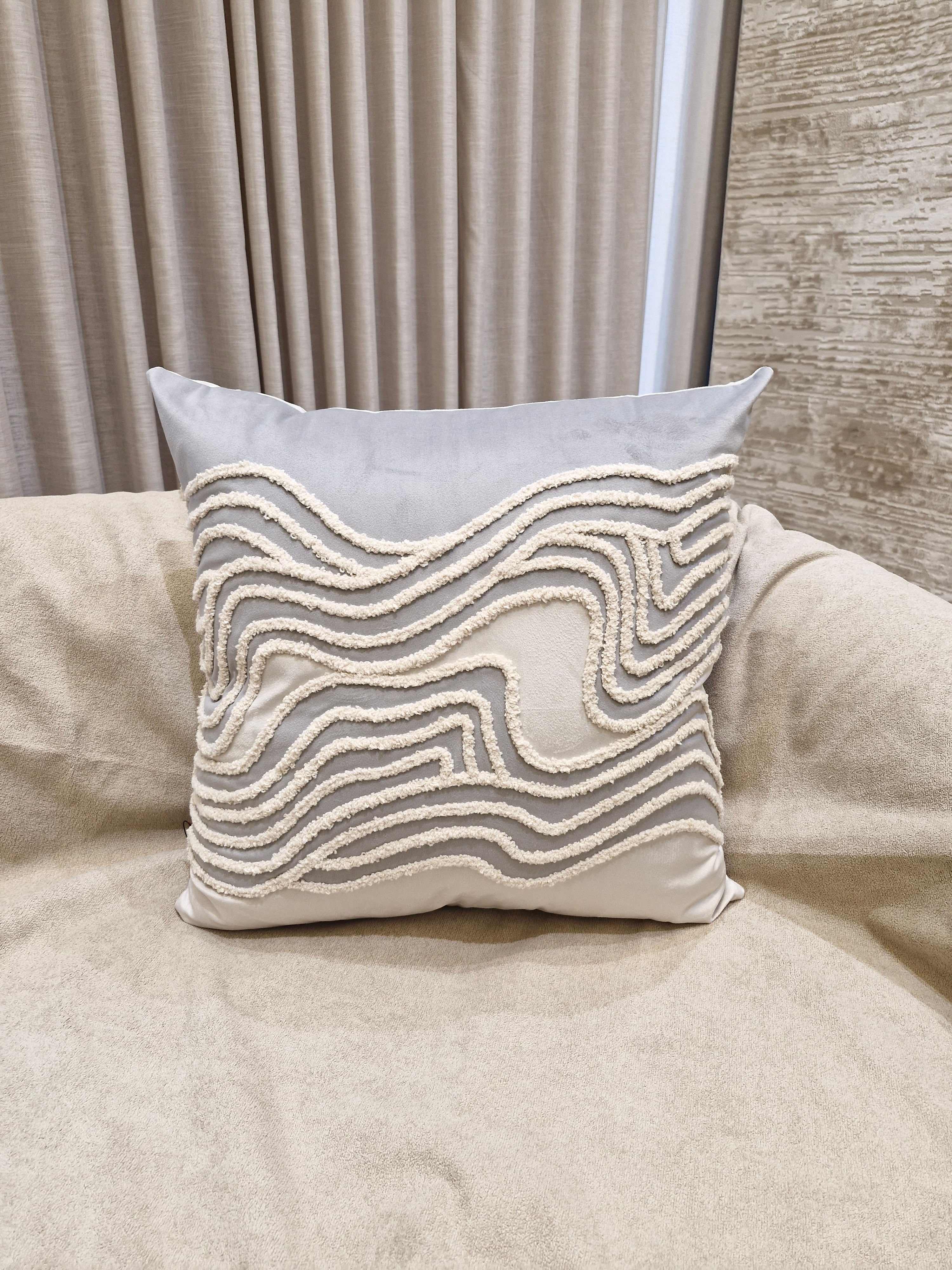 Almofada Decorativa Veludo Cinza Claro 55cmX55cm