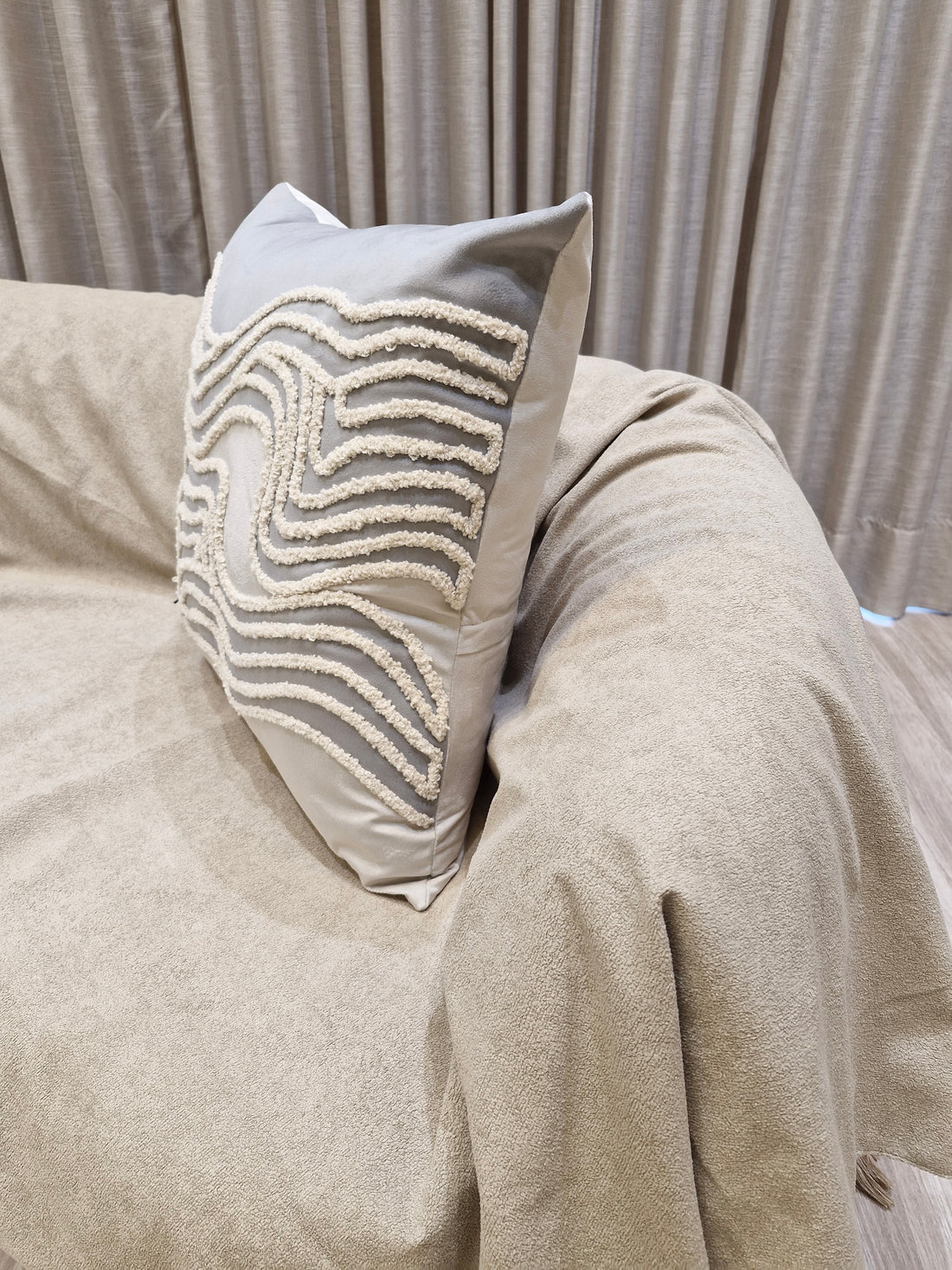 Almofada Decorativa Veludo Cinza Claro 55cmX55cm