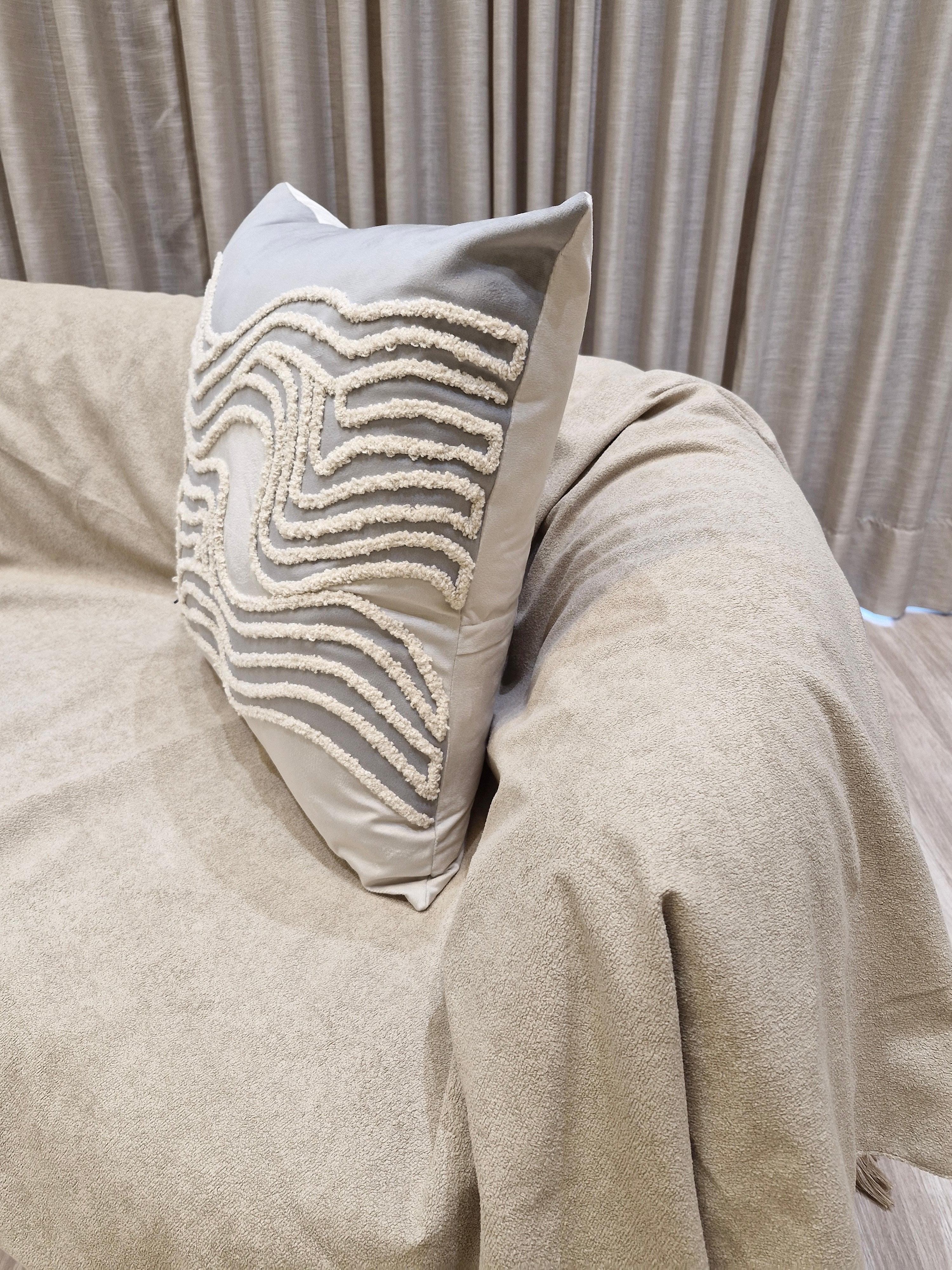 Almofada Decorativa Veludo Cinza Claro 55cmX55cm