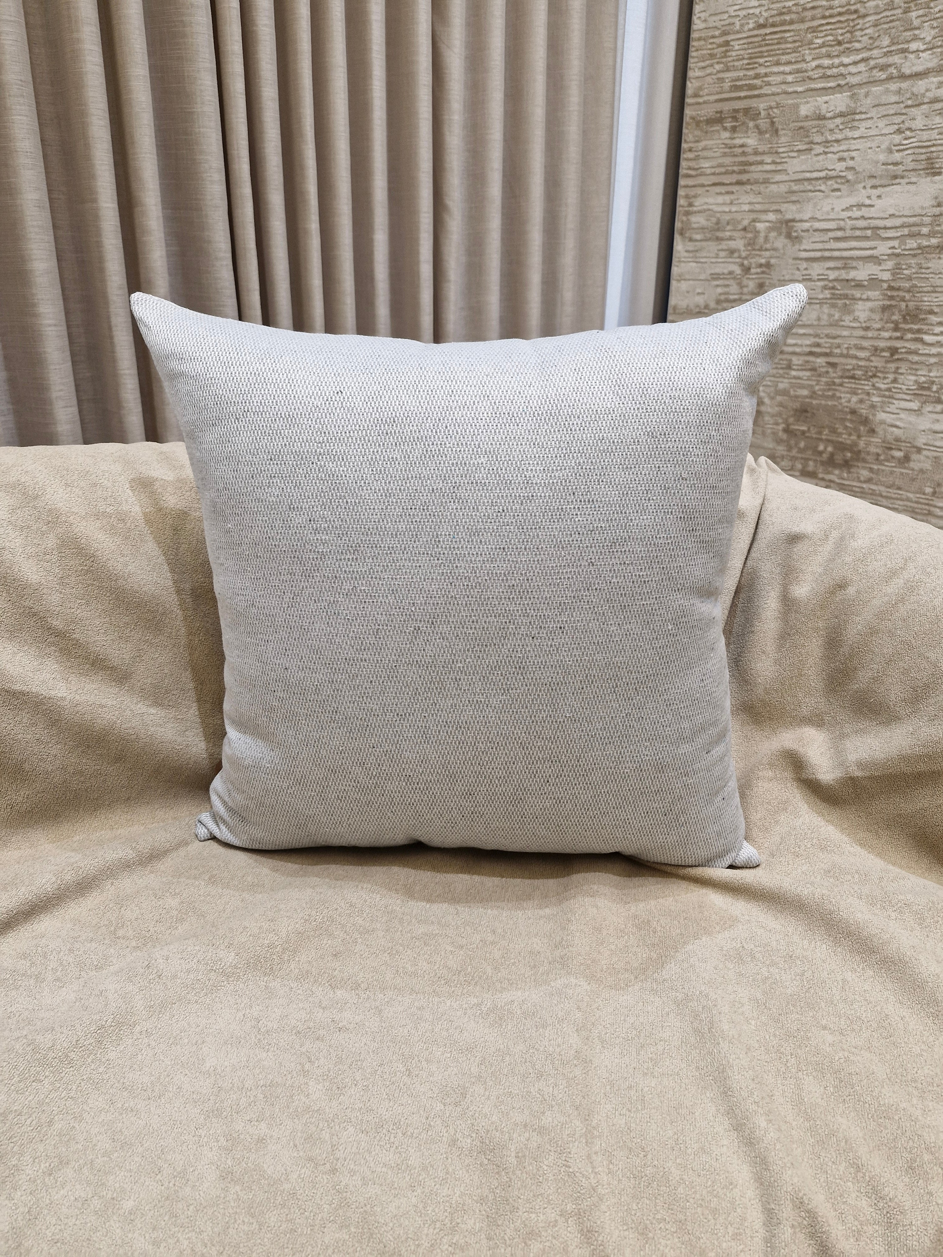Almofada Decorativa Linho Cinza Trabalhado 55cmX55cm