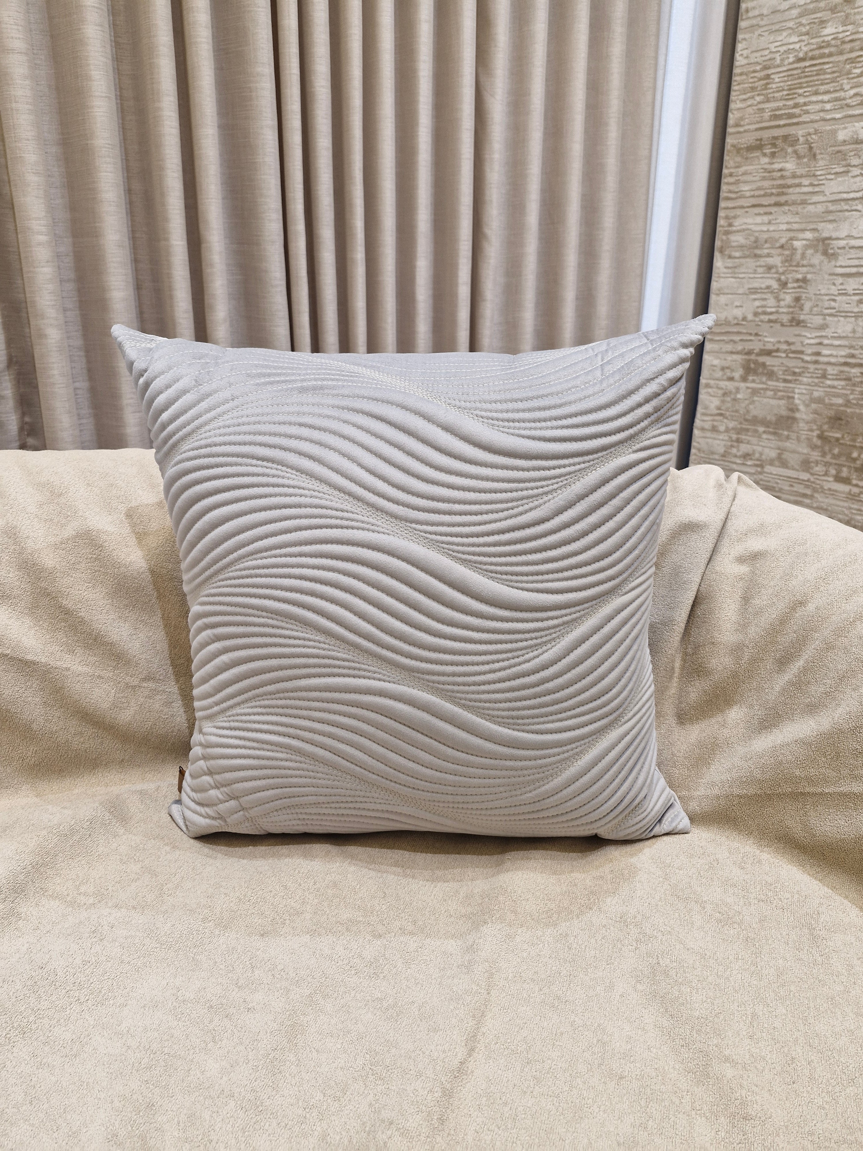 Almofada Decorativa Veludo Cinza Claro 55cmX55cm