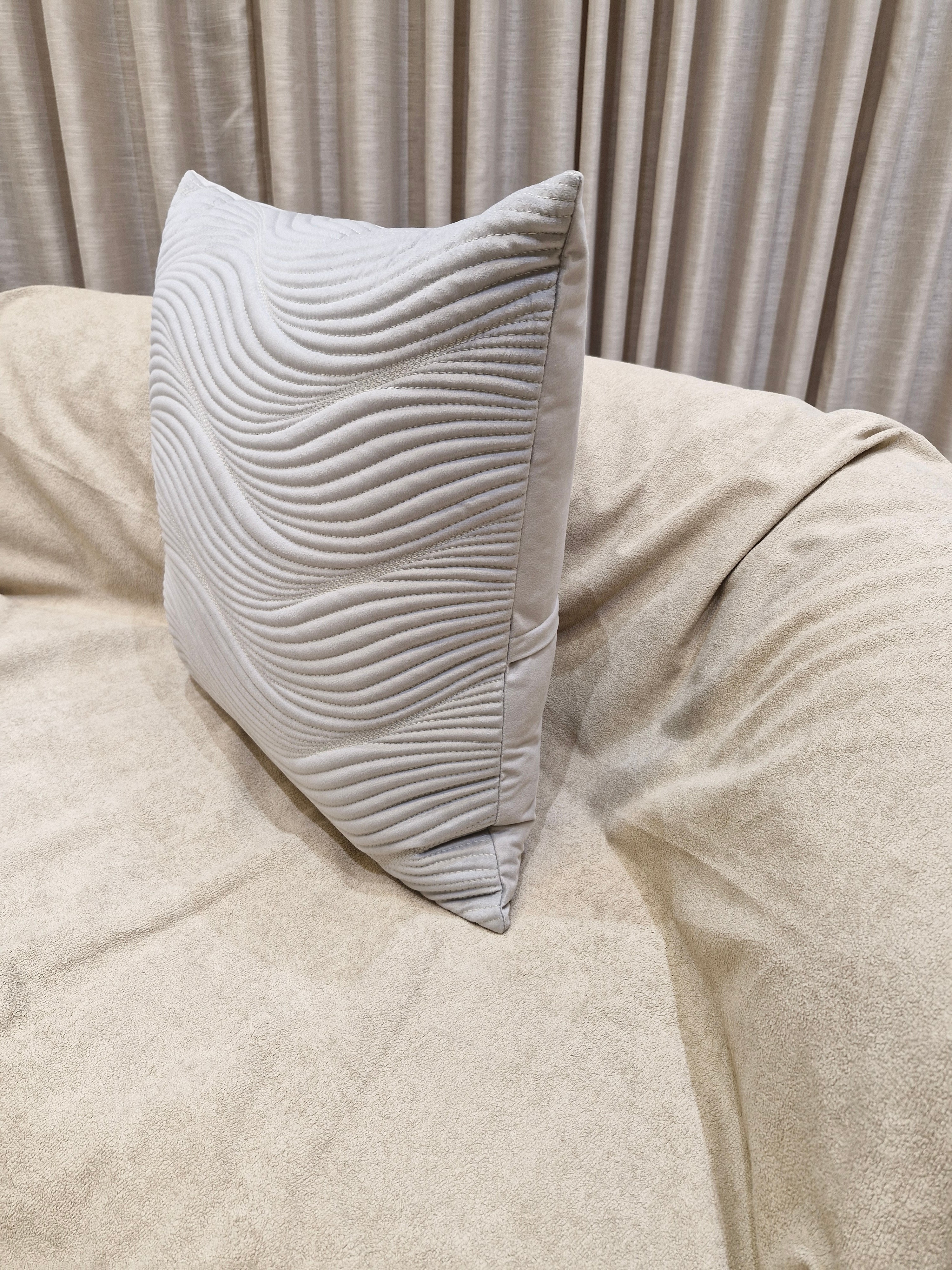 Almofada Decorativa Veludo Cinza Claro 55cmX55cm