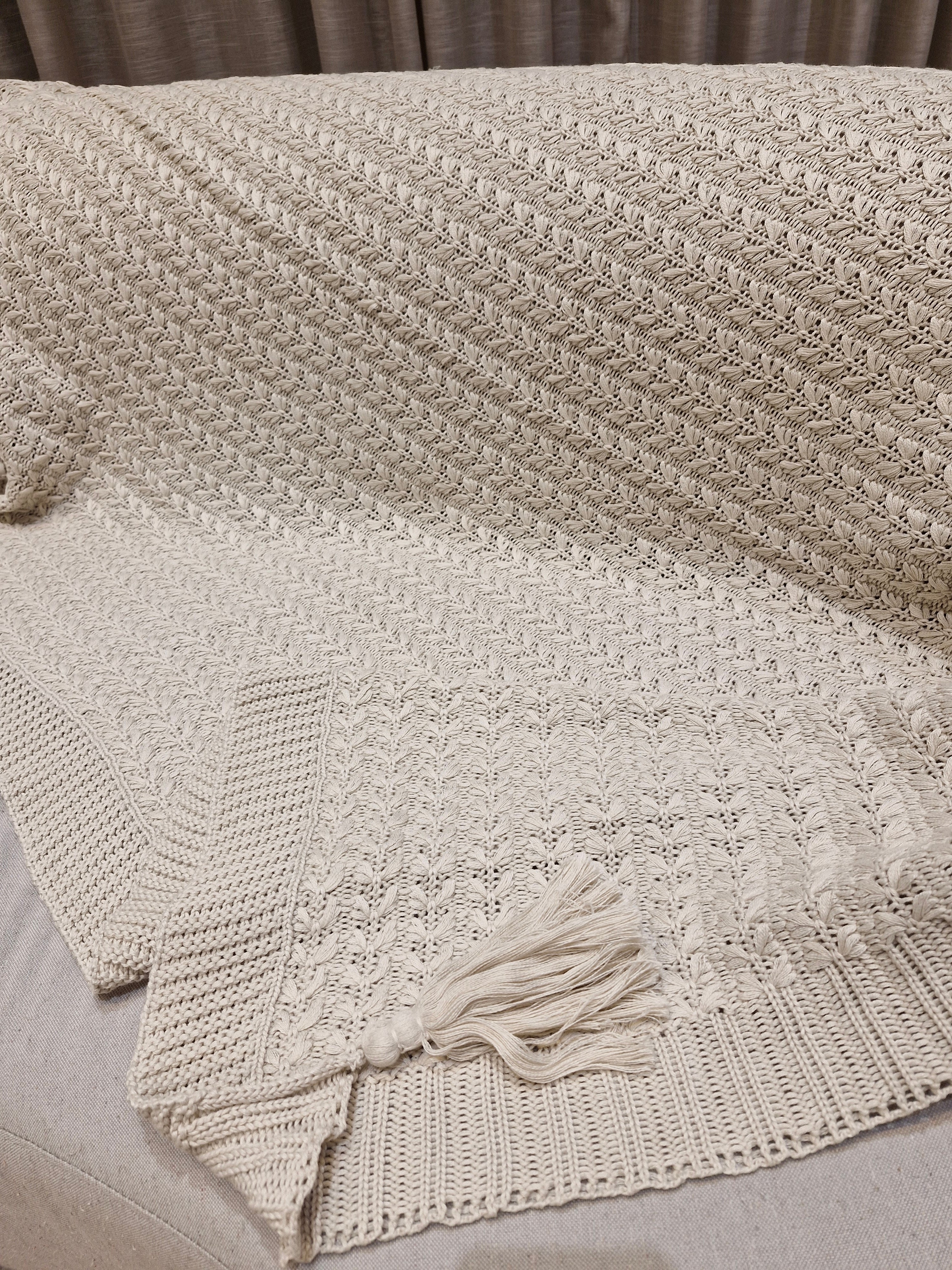 Manta Para Sofá em Tricô Bege Areia | 120x170 Acessório Decoração