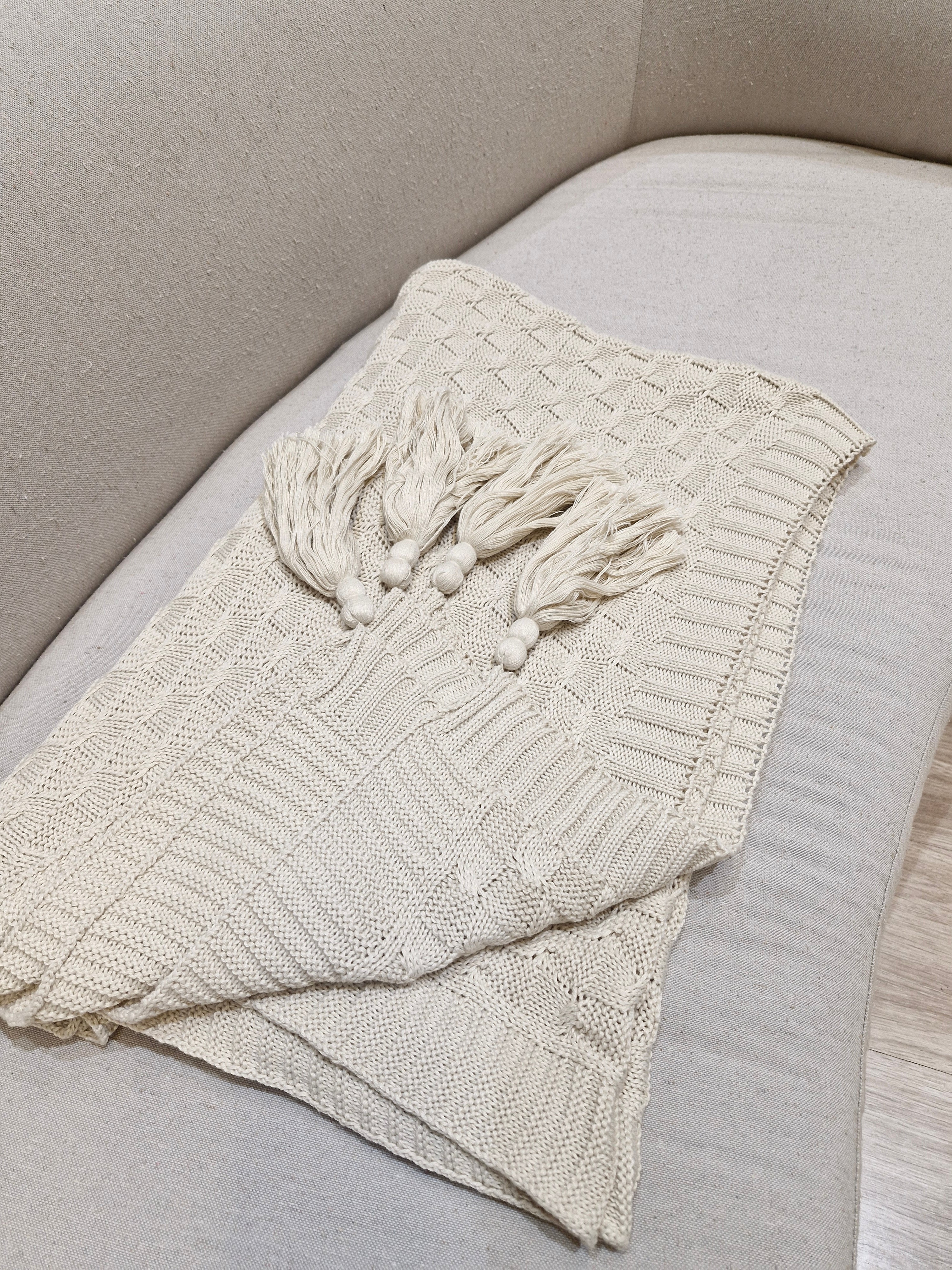 Manta Para Sofá em Tricô Cora Cor Bege Areia | 120x170 Acessório Decoração