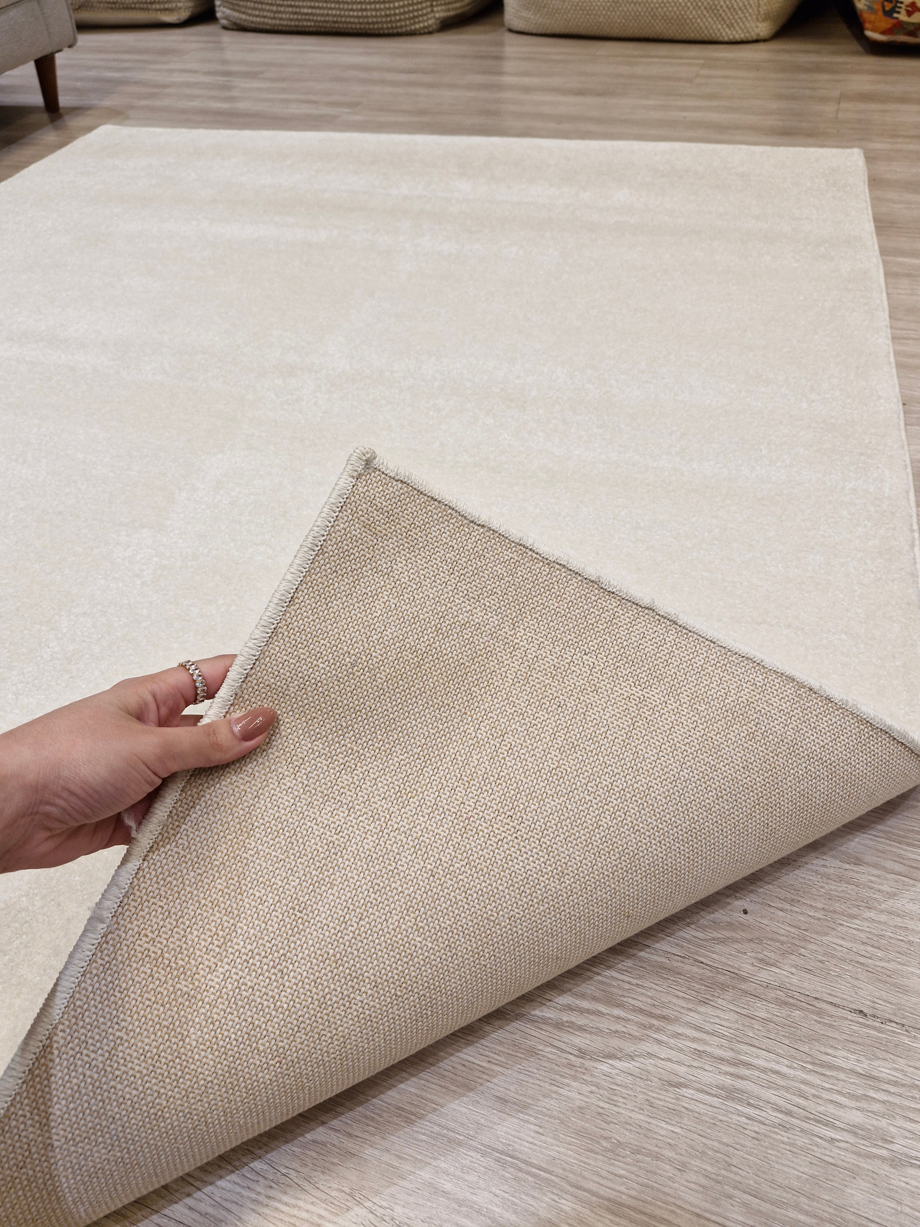 Tapete Pequeno Sob Medida Impermeável 150x180 | Peça Única (PU39)