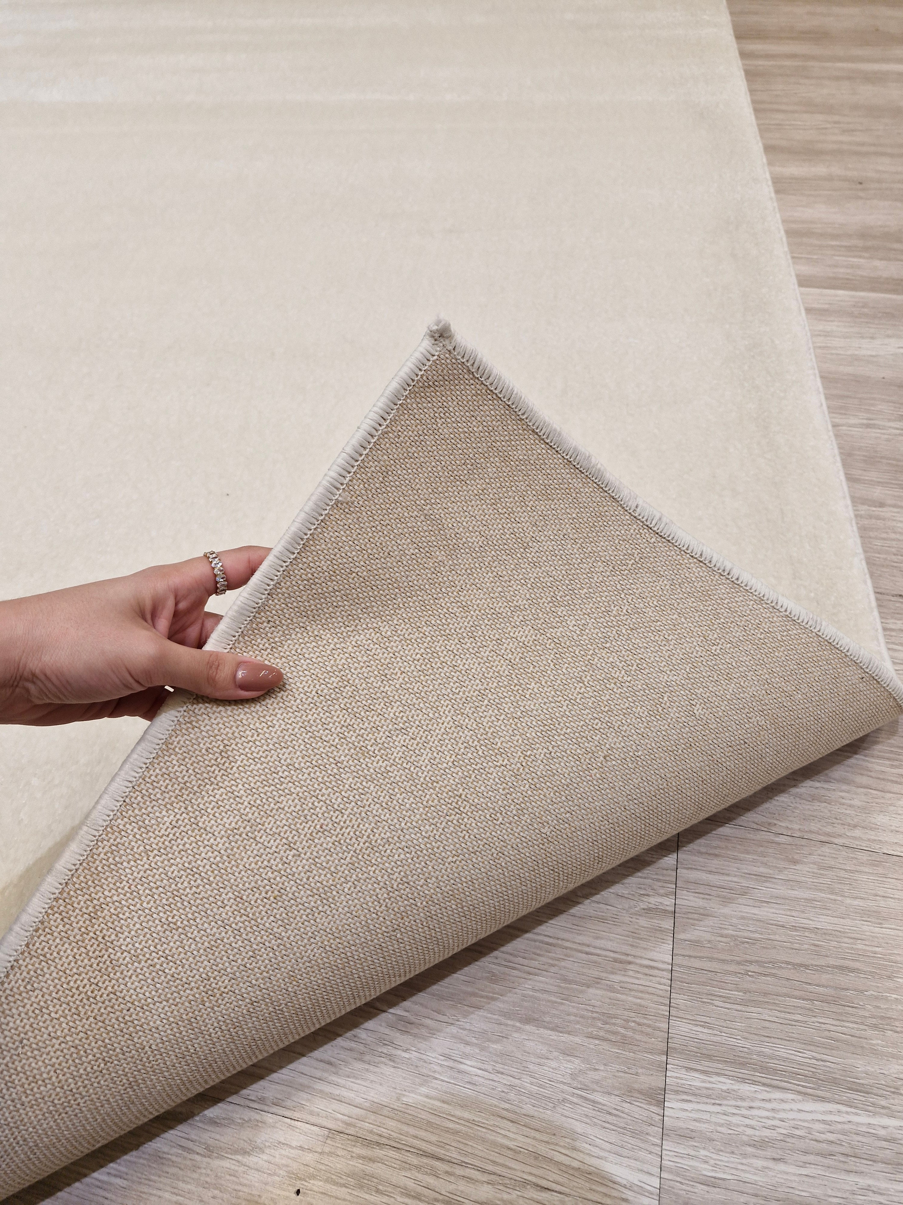 Tapete Pequeno Sob Medida Impermeável 145x223 | Peça Única (PU40)