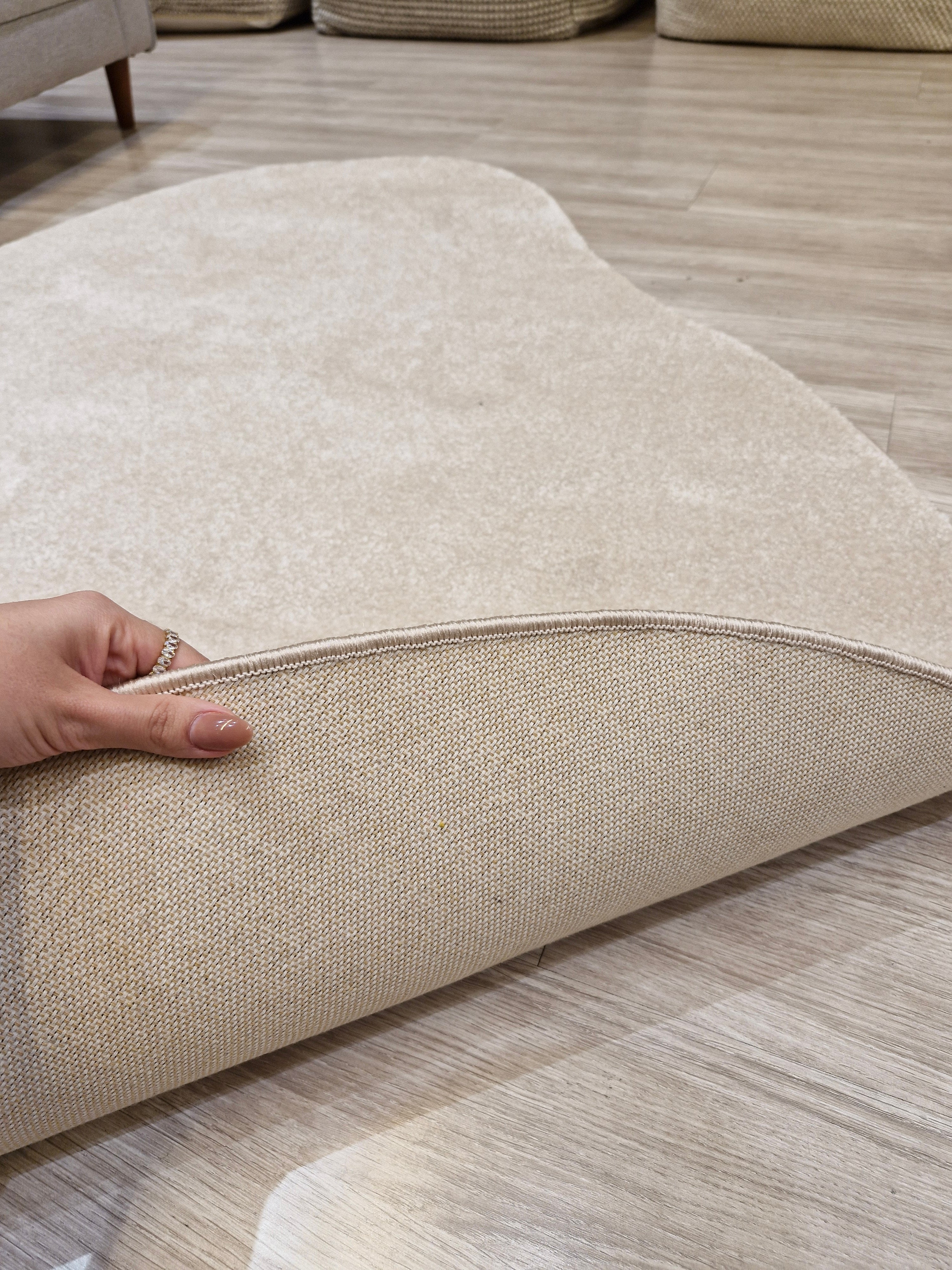 Tapete Pequeno Orgânico 130X160 | Peça Única (PU31)