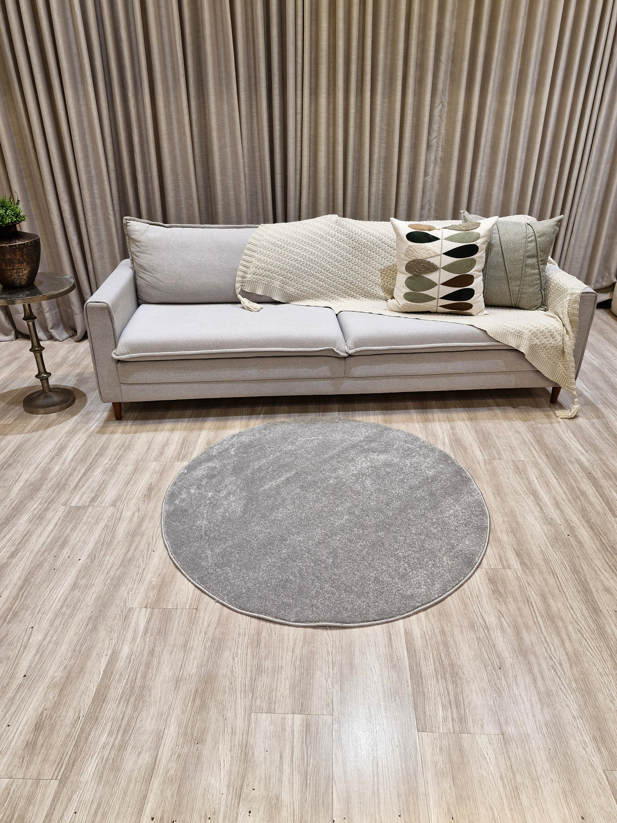 Tapete Redondo Prata Impermeável 130x130 | Peça Única (PU71)