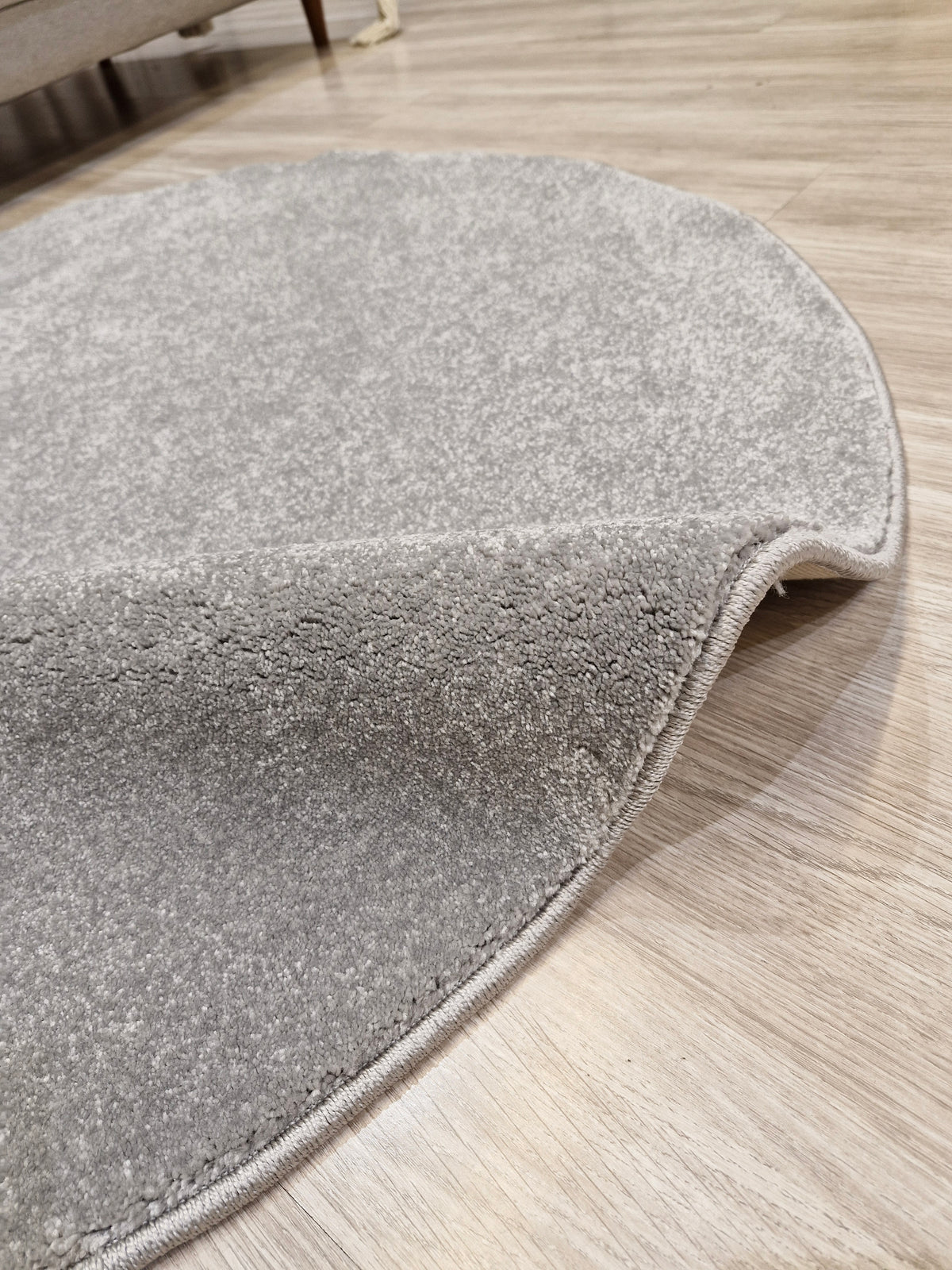 Tapete Redondo Prata Impermeável 130x130 | Peça Única (PU71)