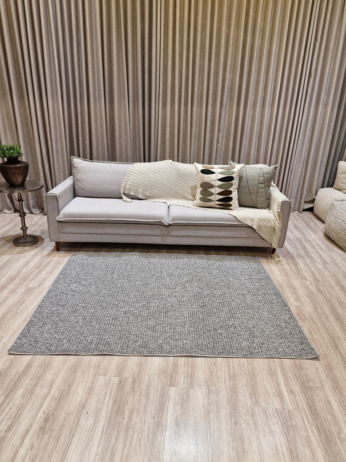 Tapete Bouclê Prata 140x190 | Peça Única (PU73)