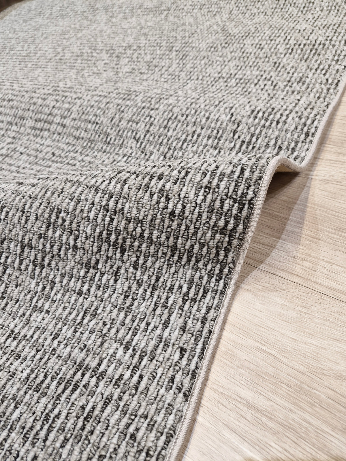 Tapete Bouclê Prata 140x190 | Peça Única (PU73)