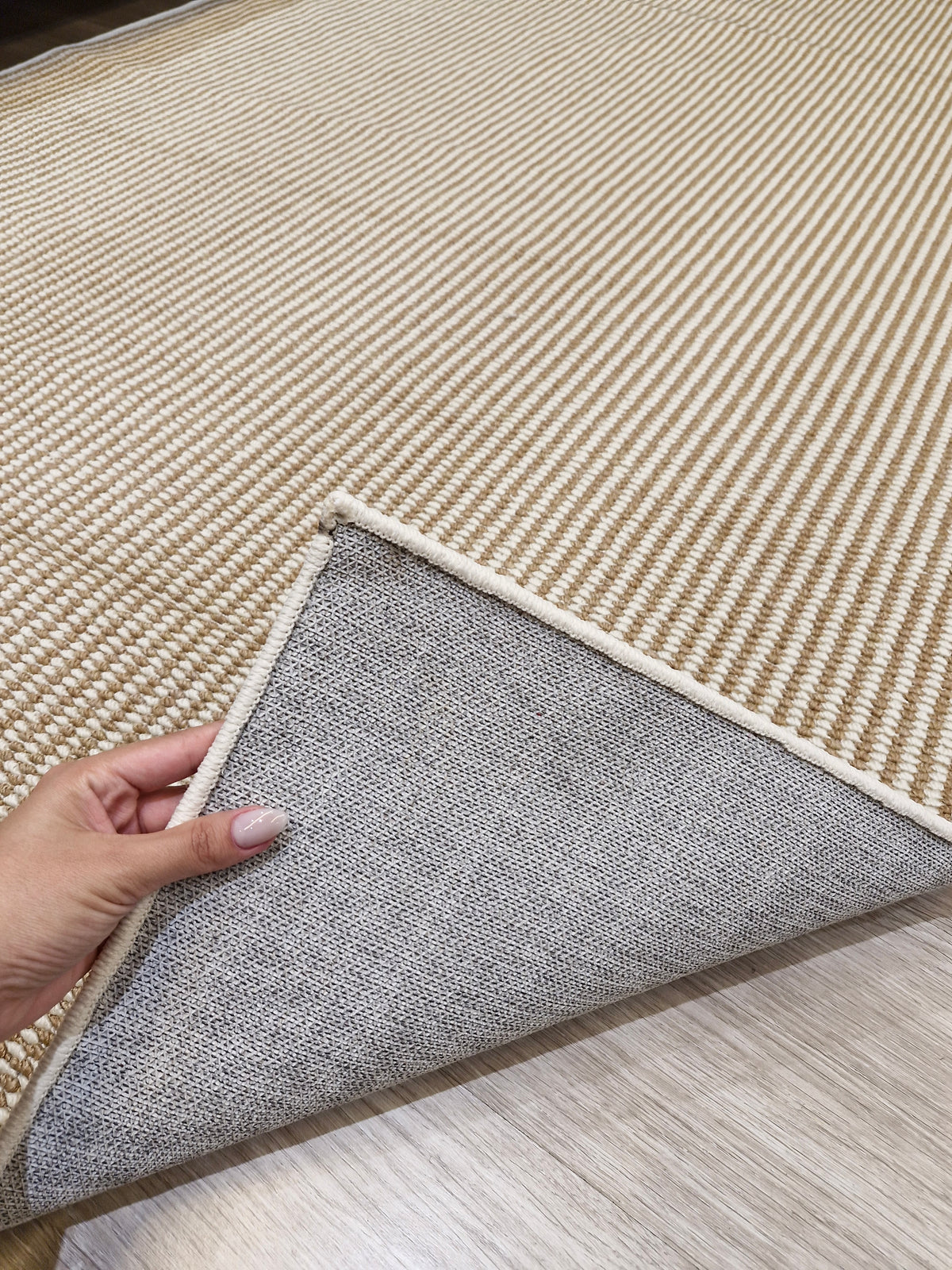 Tapete Bouclê Bege 140x240 | Peça Única (PU74)