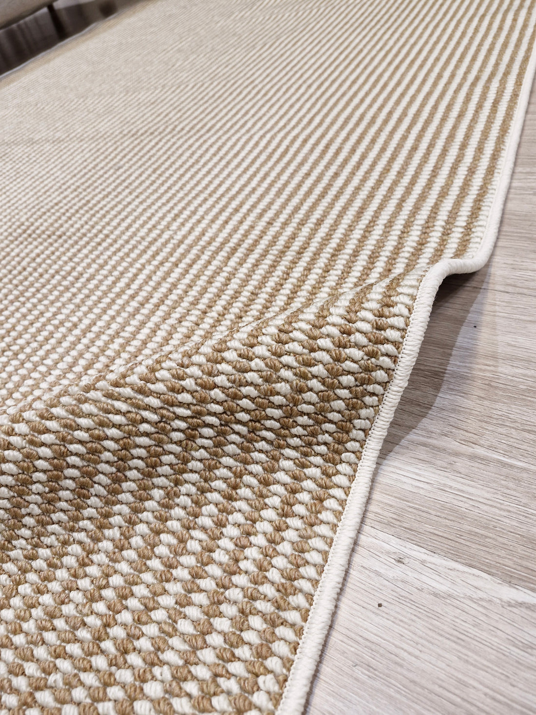 Tapete Bouclê Bege 140x240 | Peça Única (PU74)